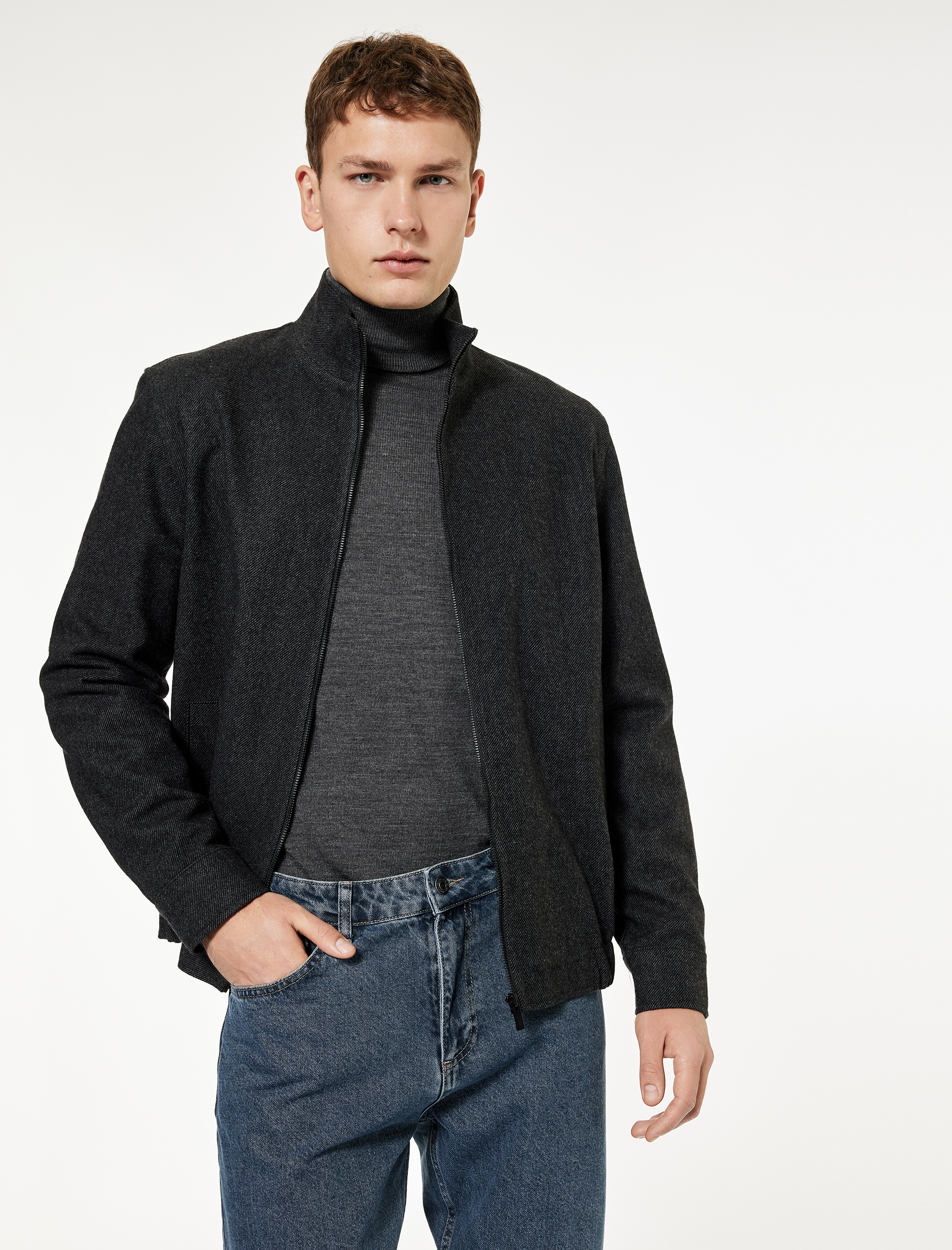   Uzun Kollu Slim Fit Cepli Dik Yaka Fermuarlı Kaşe Spor Ceket