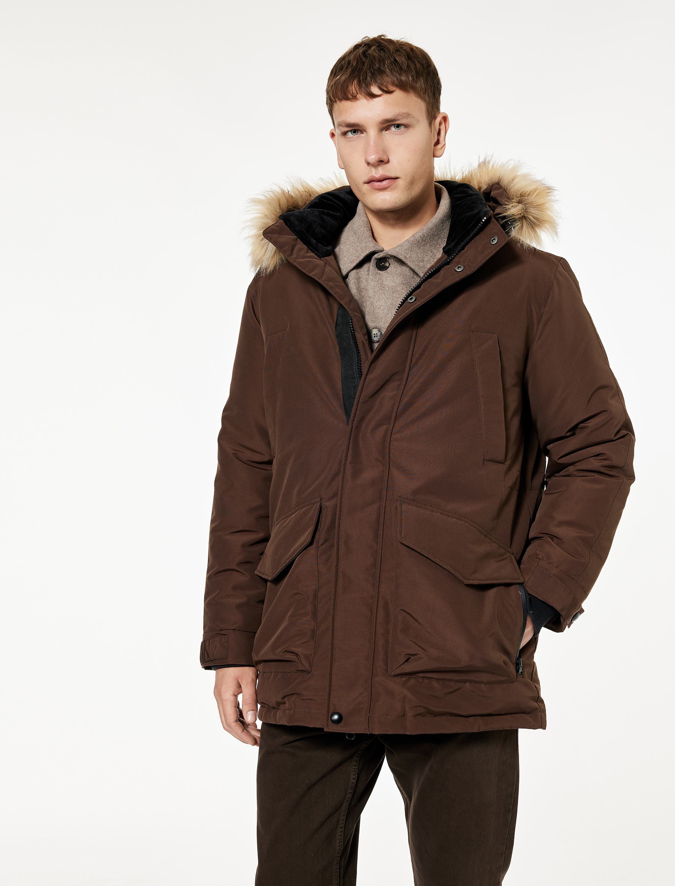   Uzun Kollu Kapaklı Cepli Suni Kürklü Kapşonlu Parka