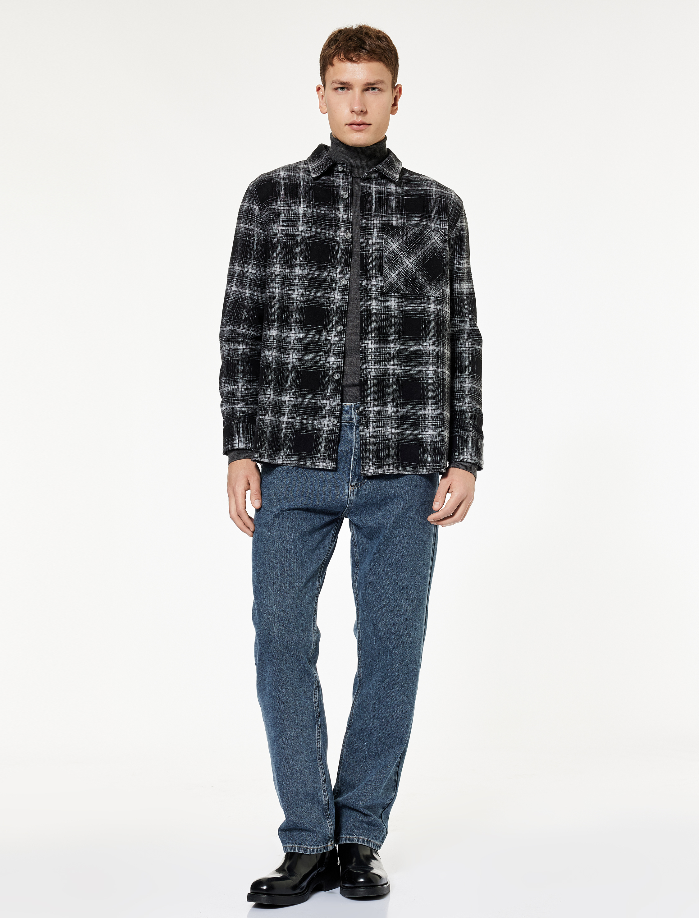   Regular Fit Düğmeli Uzun Kollu Cepli Klasik Yaka Oduncu Gömleği