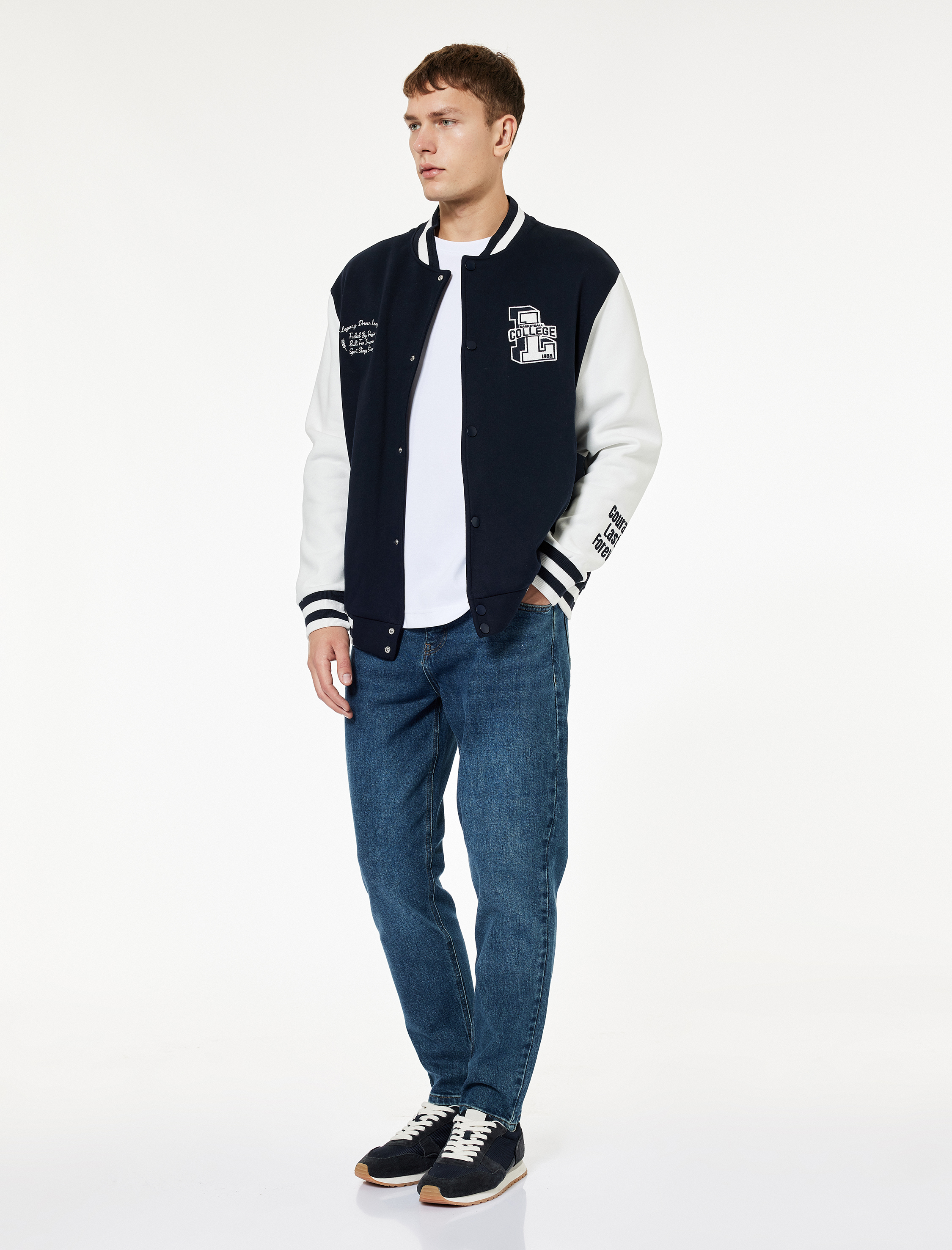   Uzun Kollu Bisiklet Yaka Cep Detaylı Nakışlı Kolej Ceket