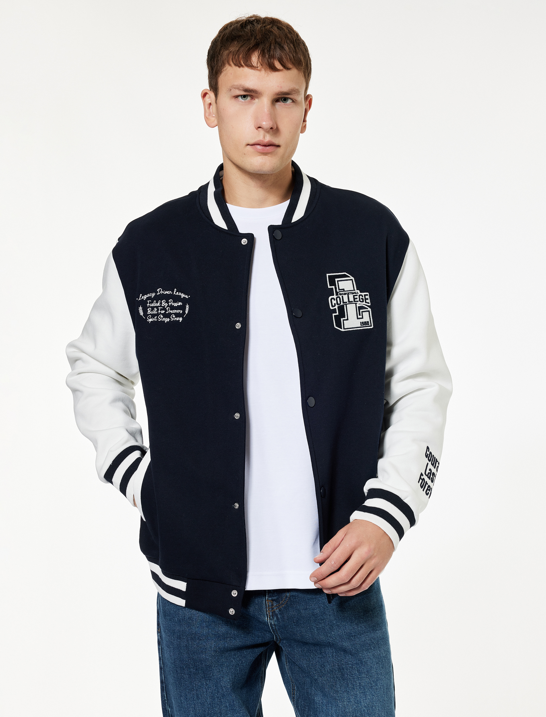   Uzun Kollu Bisiklet Yaka Cep Detaylı Nakışlı Kolej Ceket