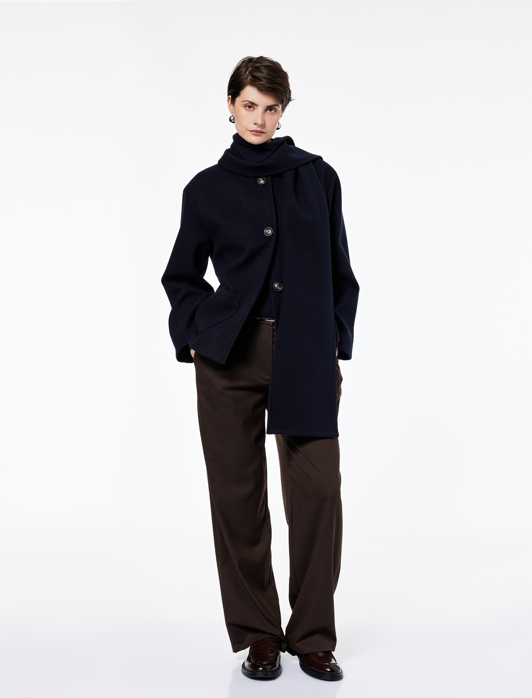   Uzun Kollu Cepli Düğmeli Şal Yaka Atkılı Kaşe Kaban