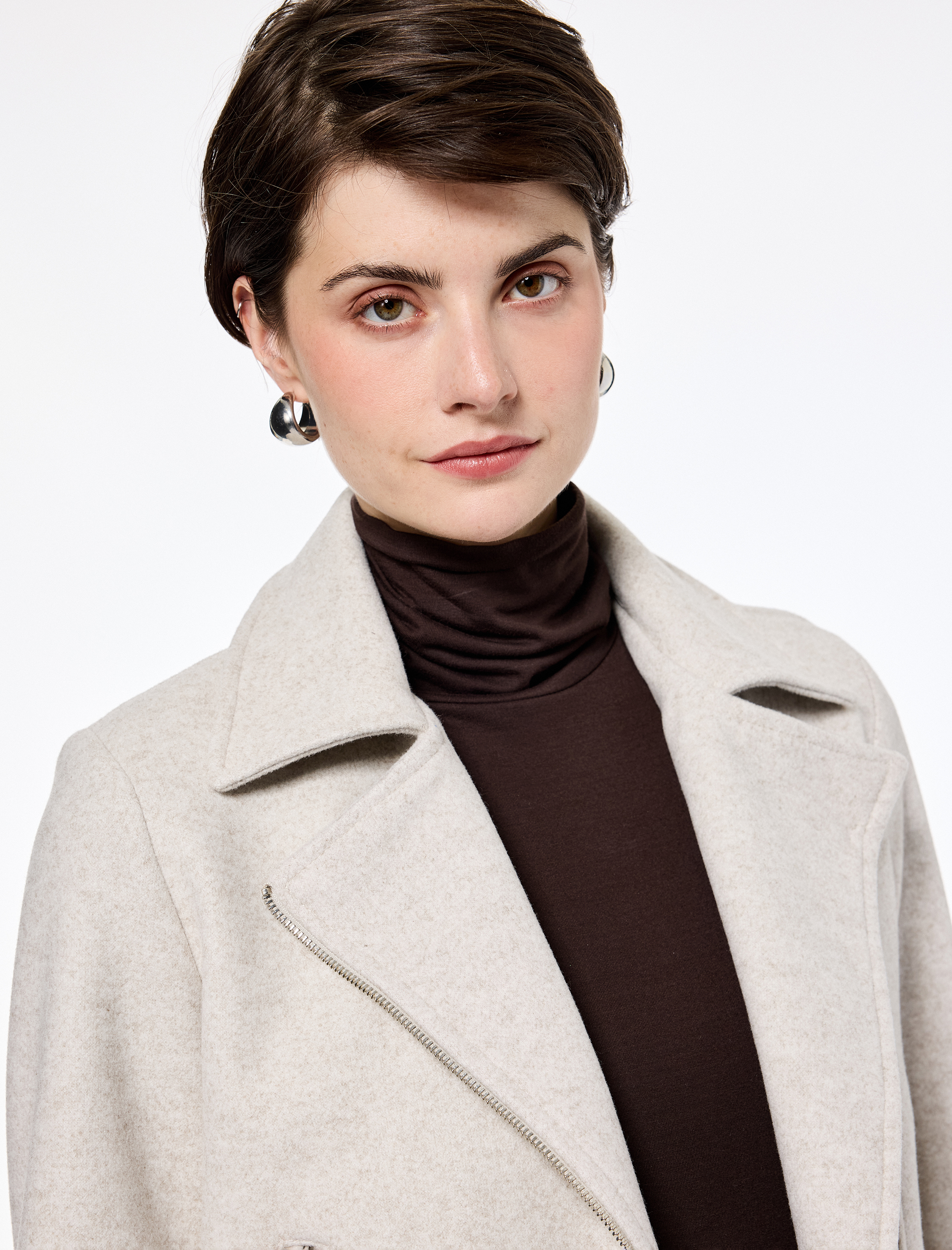   Uzun Kollu Cepli Fermuarlı Crop Kaşe Ceket