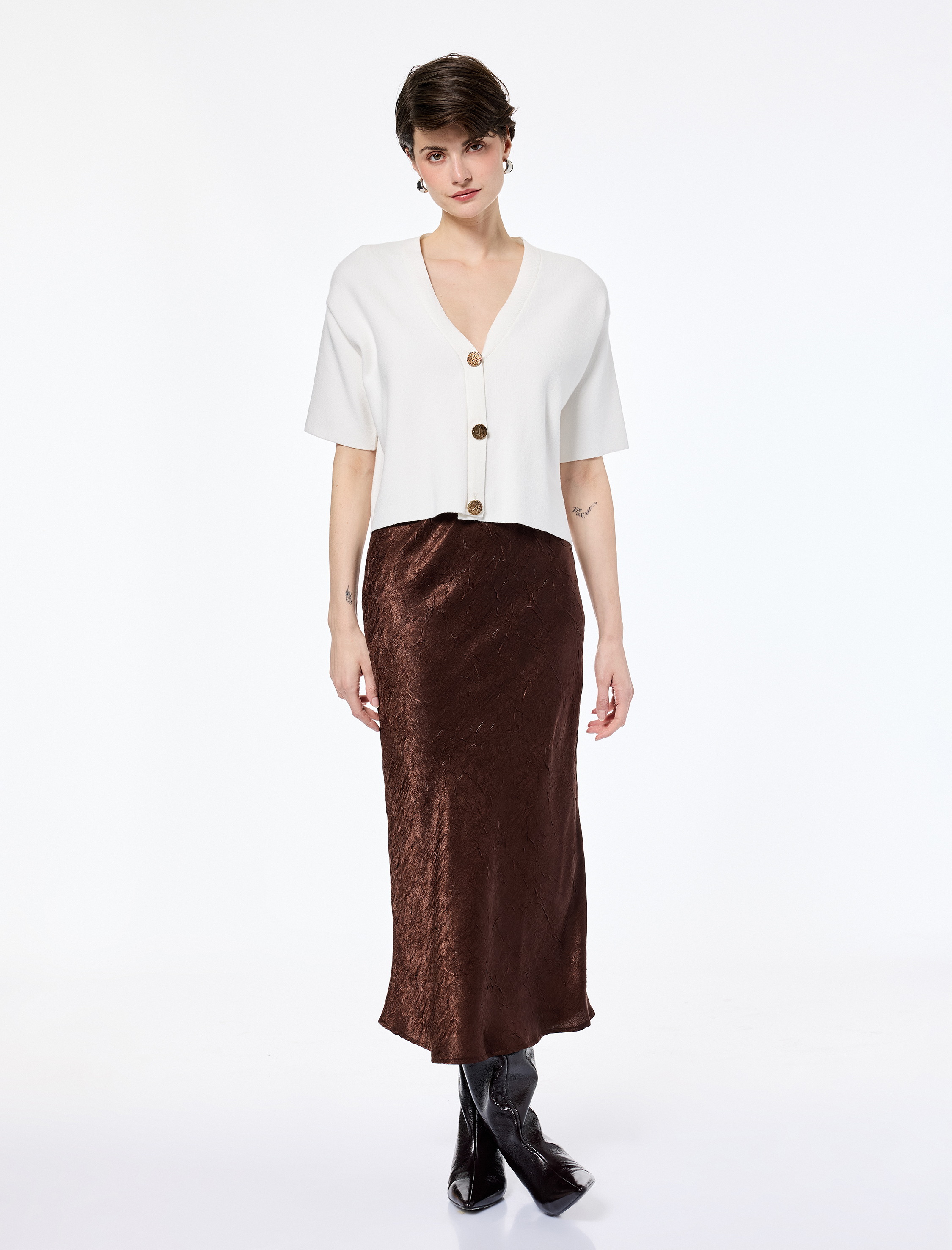   V Yaka Düğmeli Kısa Kollu Oversize Triko Hırka