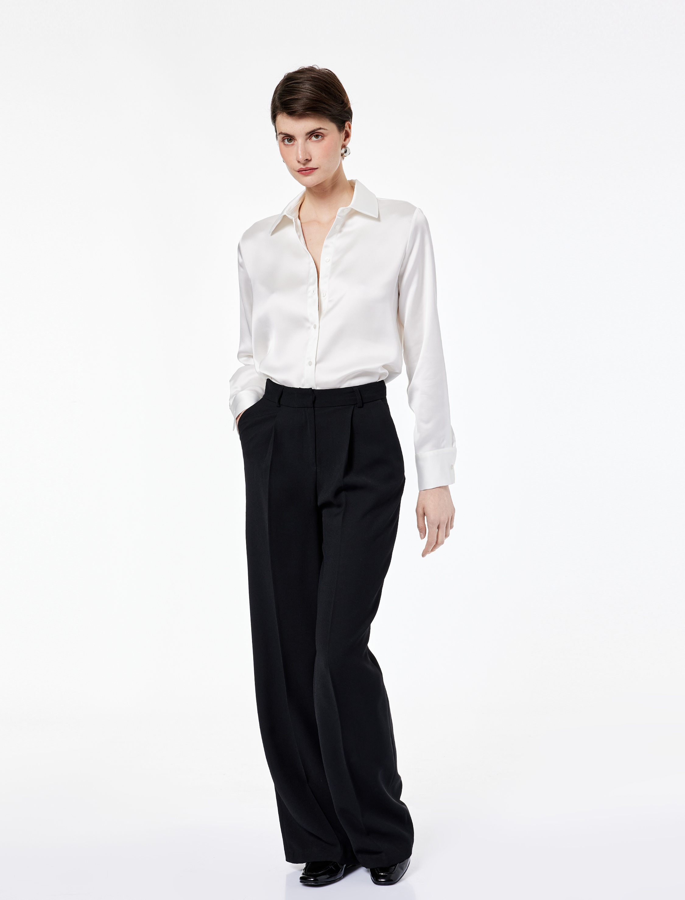   Bol Kalıp Düğmeli Klasik Yaka Uzun Kollu Saten Gömlek