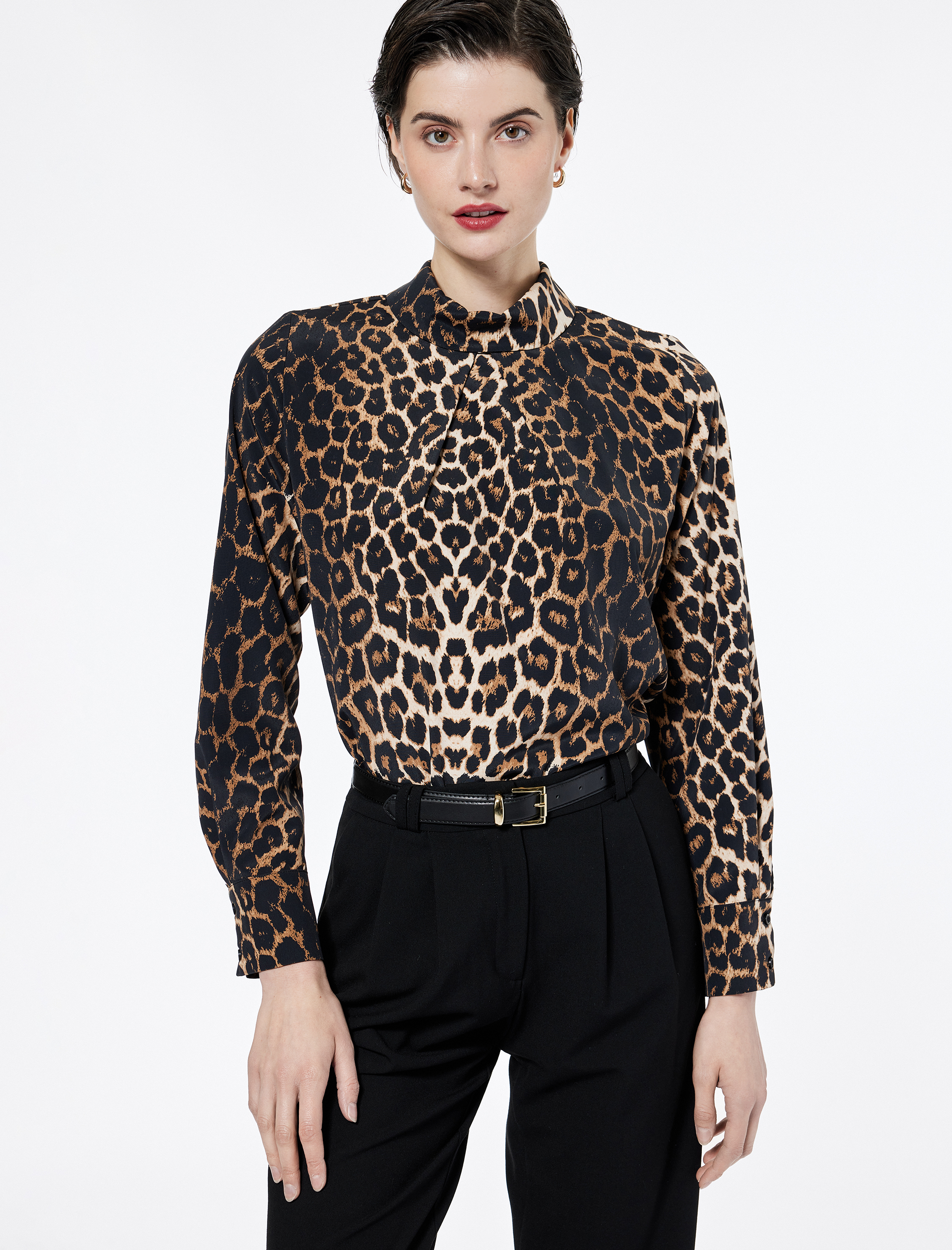   Uzun Kollu Dik Yaka Leopar Desenli Bluz