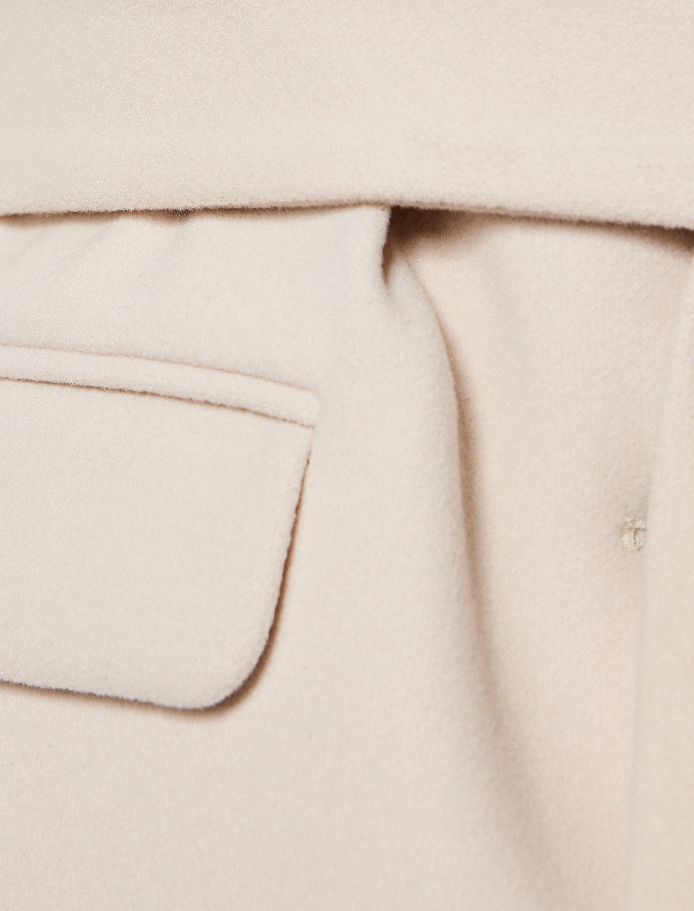   Cepli Düğmeli Kemer Detaylı Uzun Kollu Kaşe Ceket