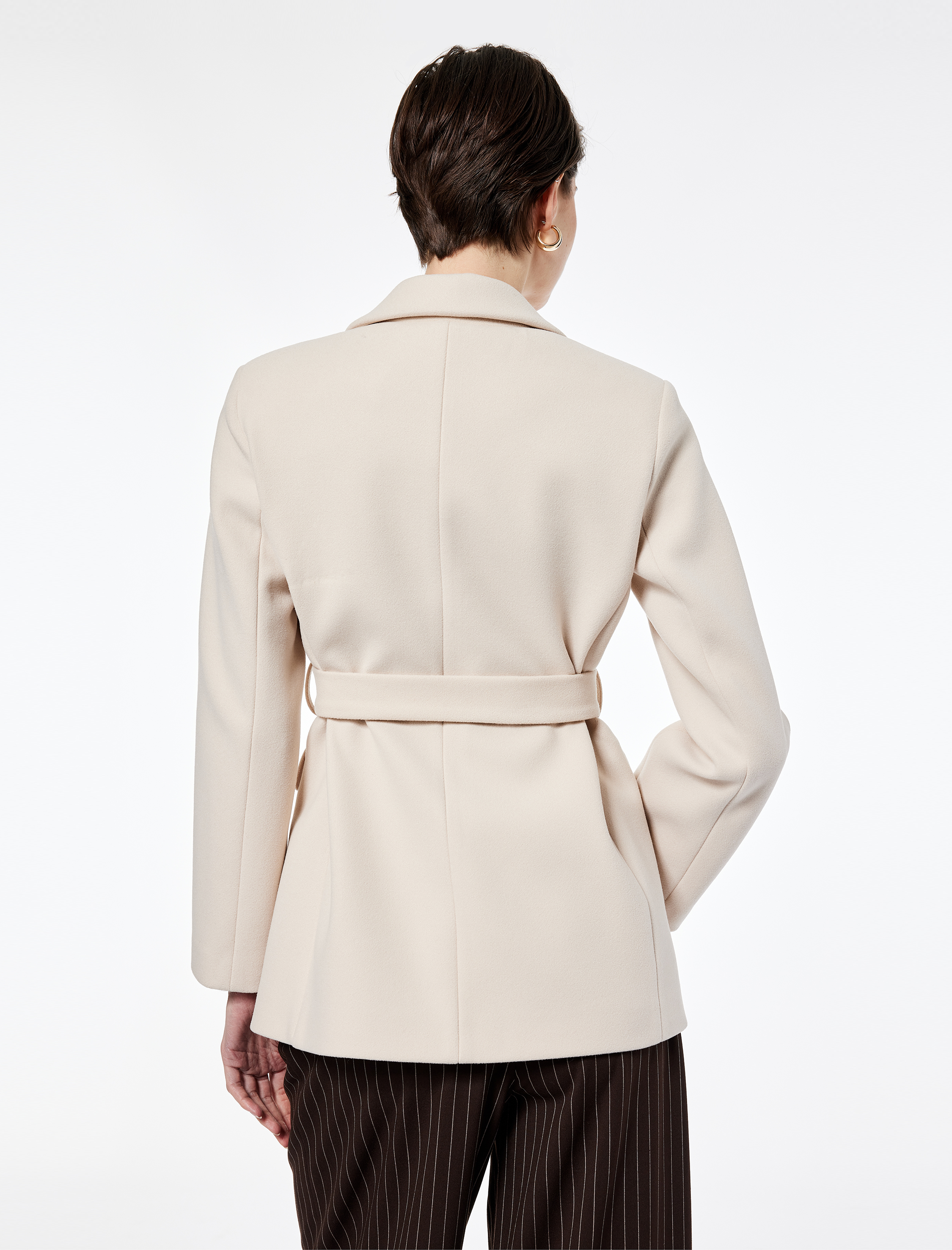   Cepli Düğmeli Kemer Detaylı Uzun Kollu Kaşe Ceket