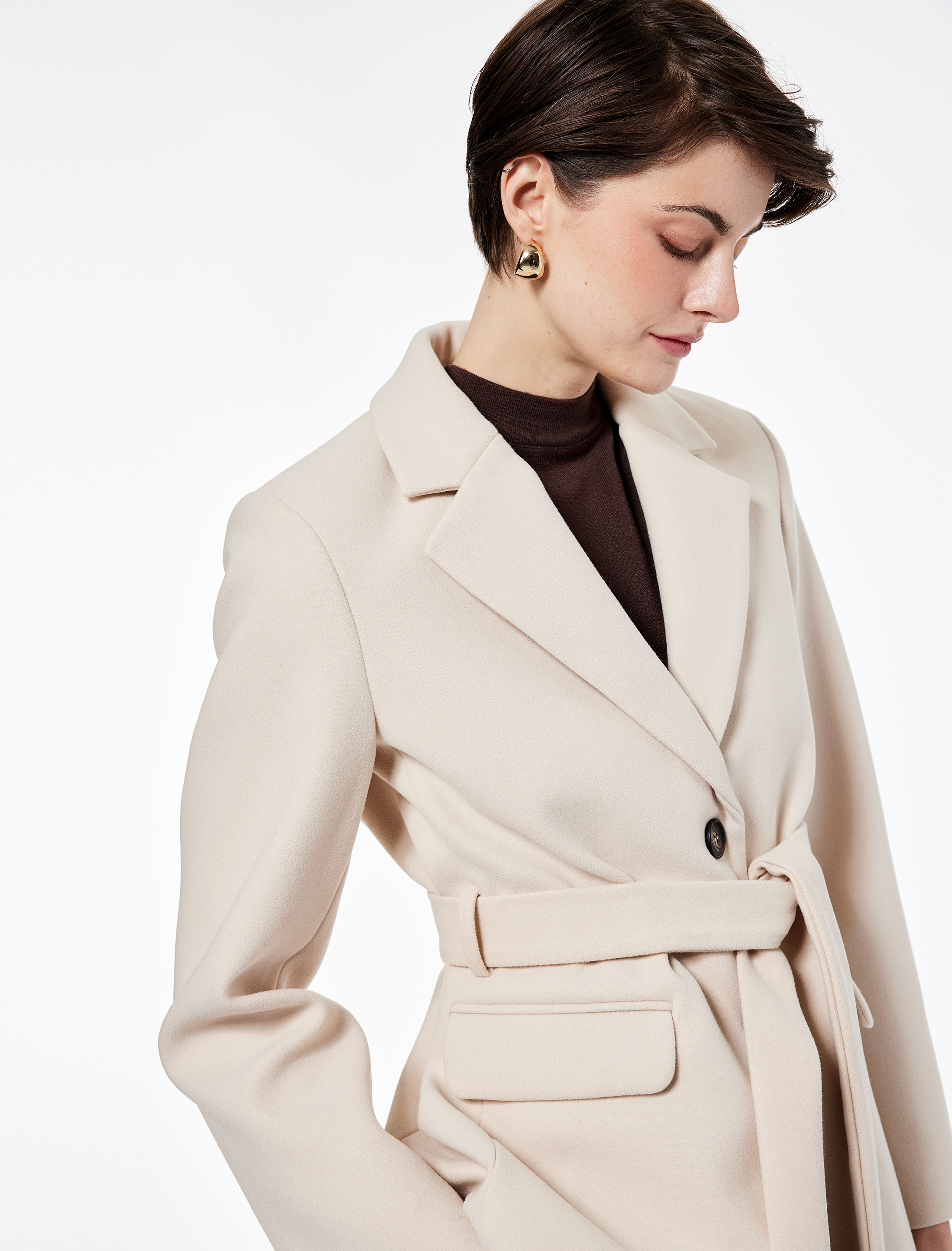   Cepli Düğmeli Kemer Detaylı Uzun Kollu Kaşe Ceket