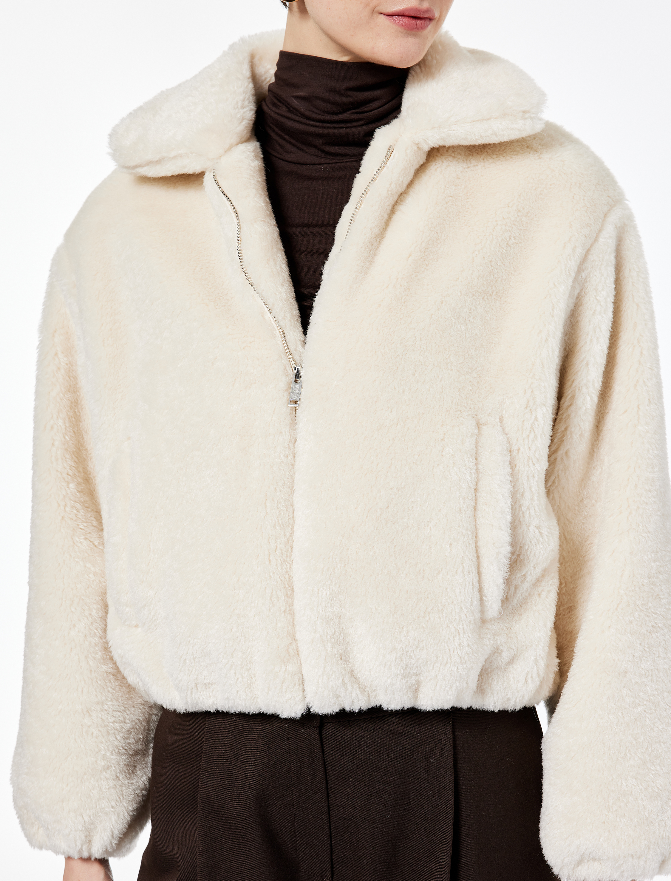   Uzun Kollu Cepli Fermuarlı Crop Peluş Bomber Ceket