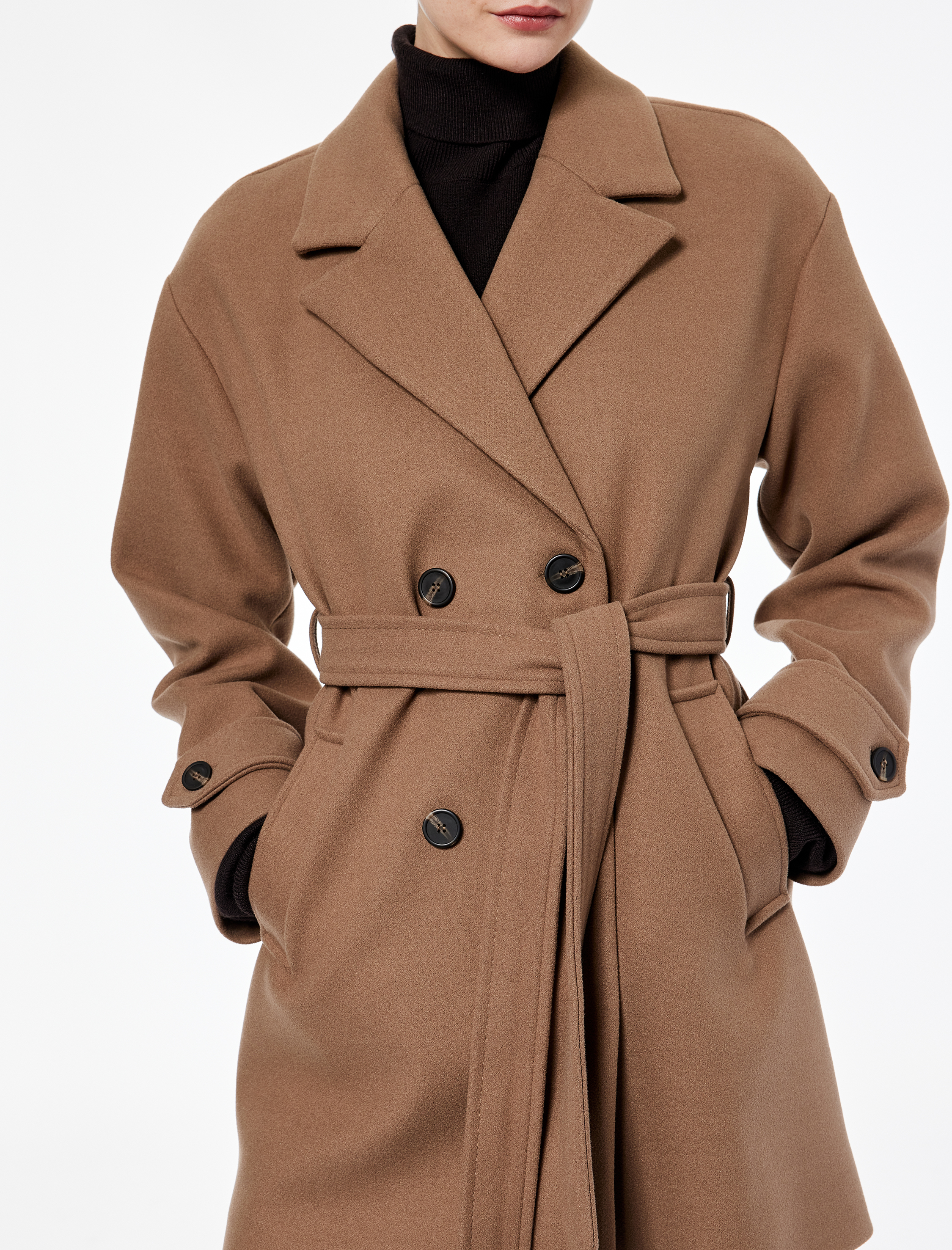   Uzun Kollu Cepli Düğmeli Kemerli Kruvaze Kaşe Kaban