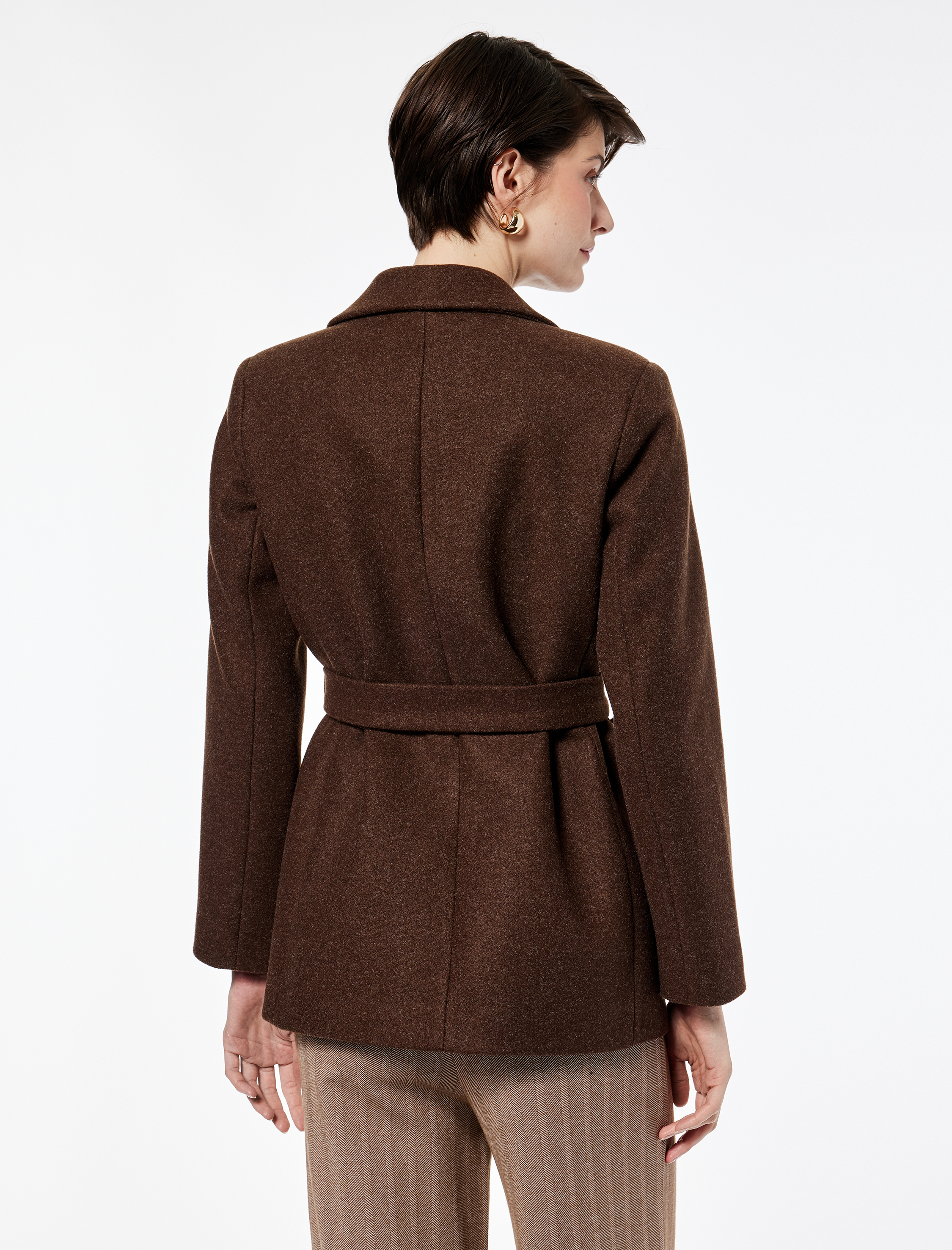   Uzun Kollu Cepli Kemer Detaylı Kruvaze Düğmeli Kısa Kaşe Mont