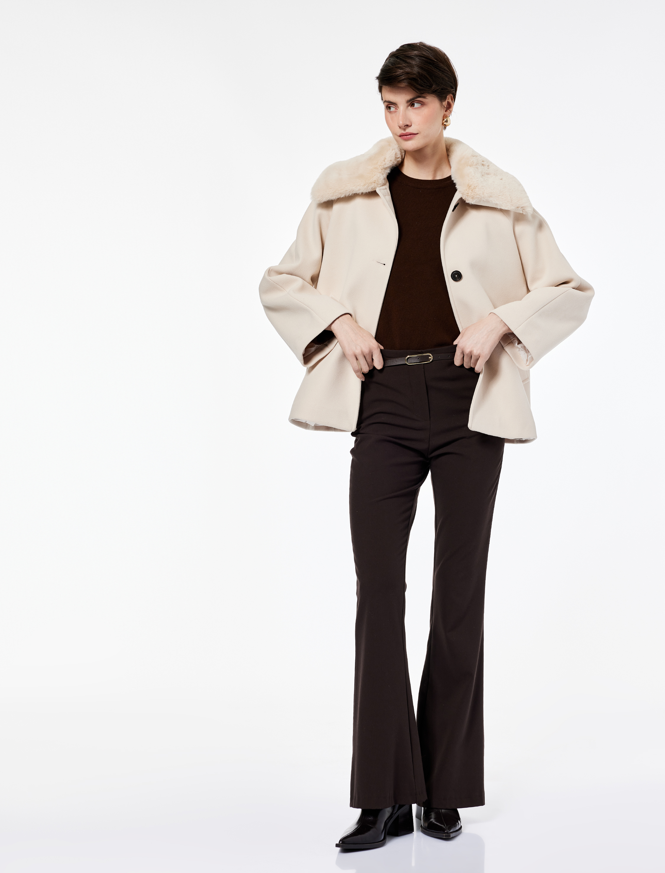   Uzun Kollu Cepli Düğmeli Çıkarılabilir Suni Kürk Yakalı Kaşe Kaban