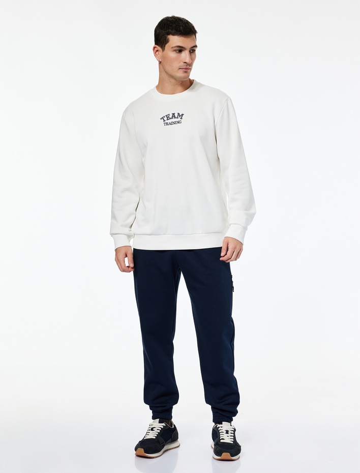  Regular Fit Uzun Kollu Nakışlı Bisiklet Yaka Sweatshirt