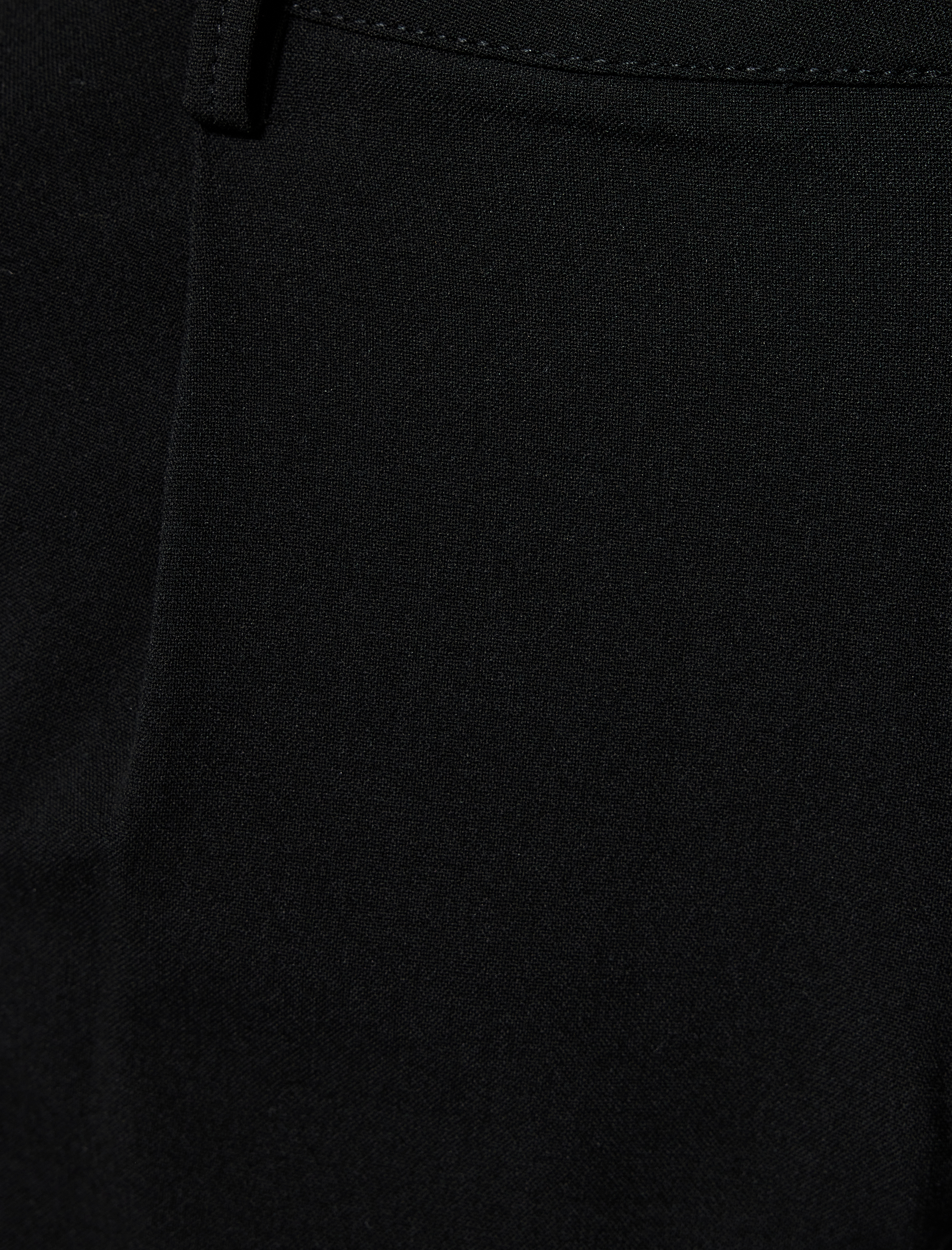   Rahat Kalıp Cepli Viskon Karışımlı Pileli Kumaş Pantolon