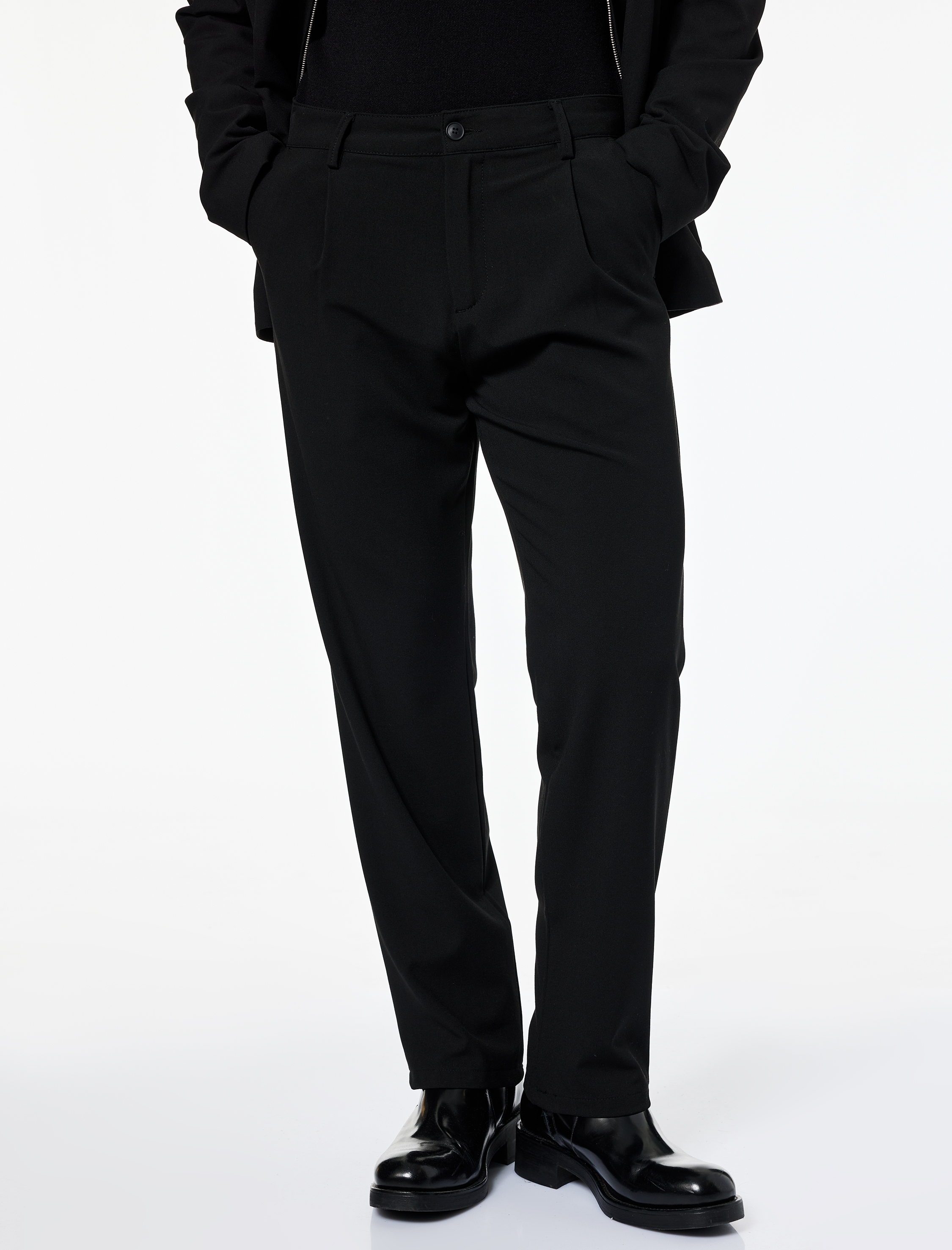   Rahat Kalıp Cepli Viskon Karışımlı Pileli Kumaş Pantolon