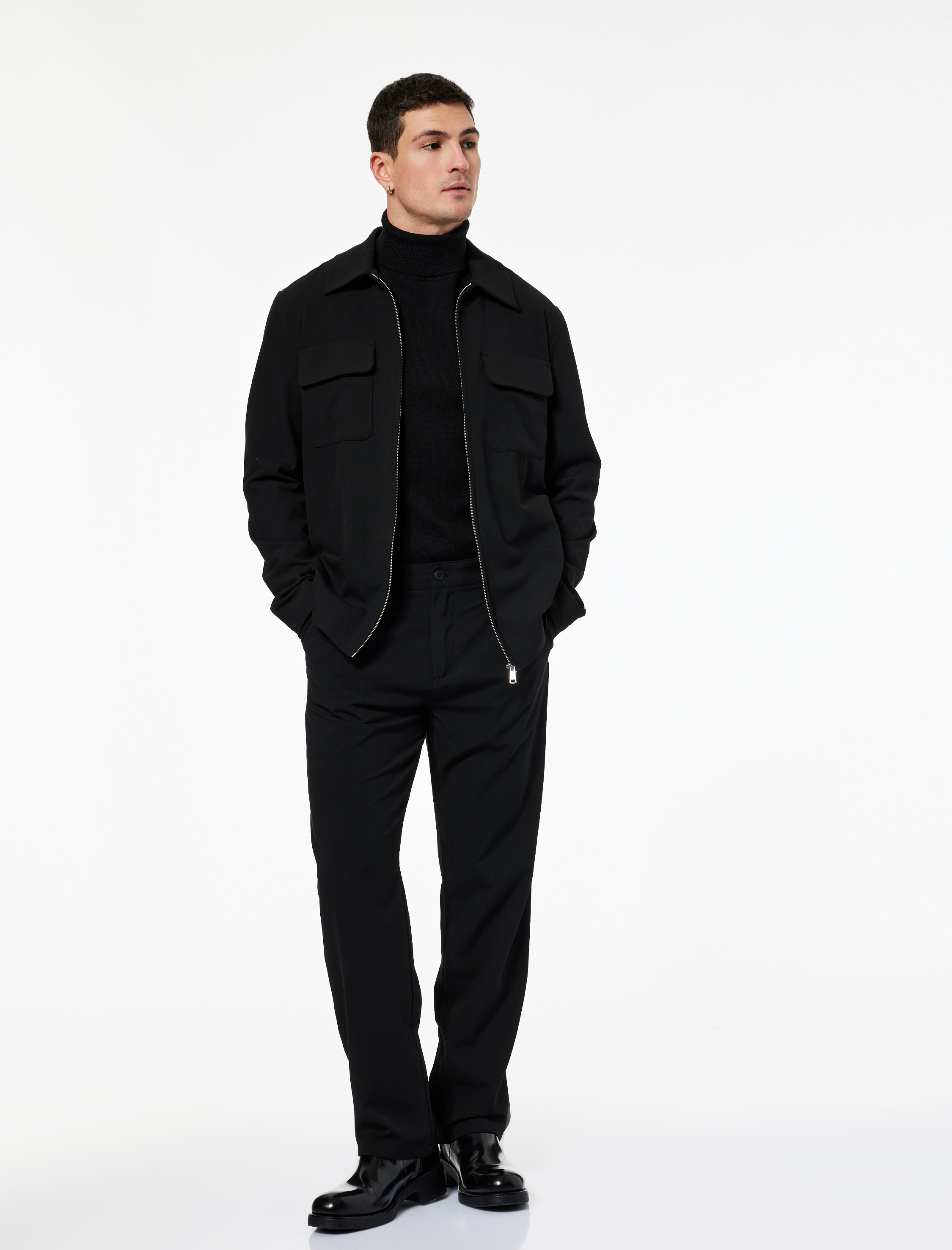   Rahat Kalıp Cepli Viskon Karışımlı Pileli Kumaş Pantolon