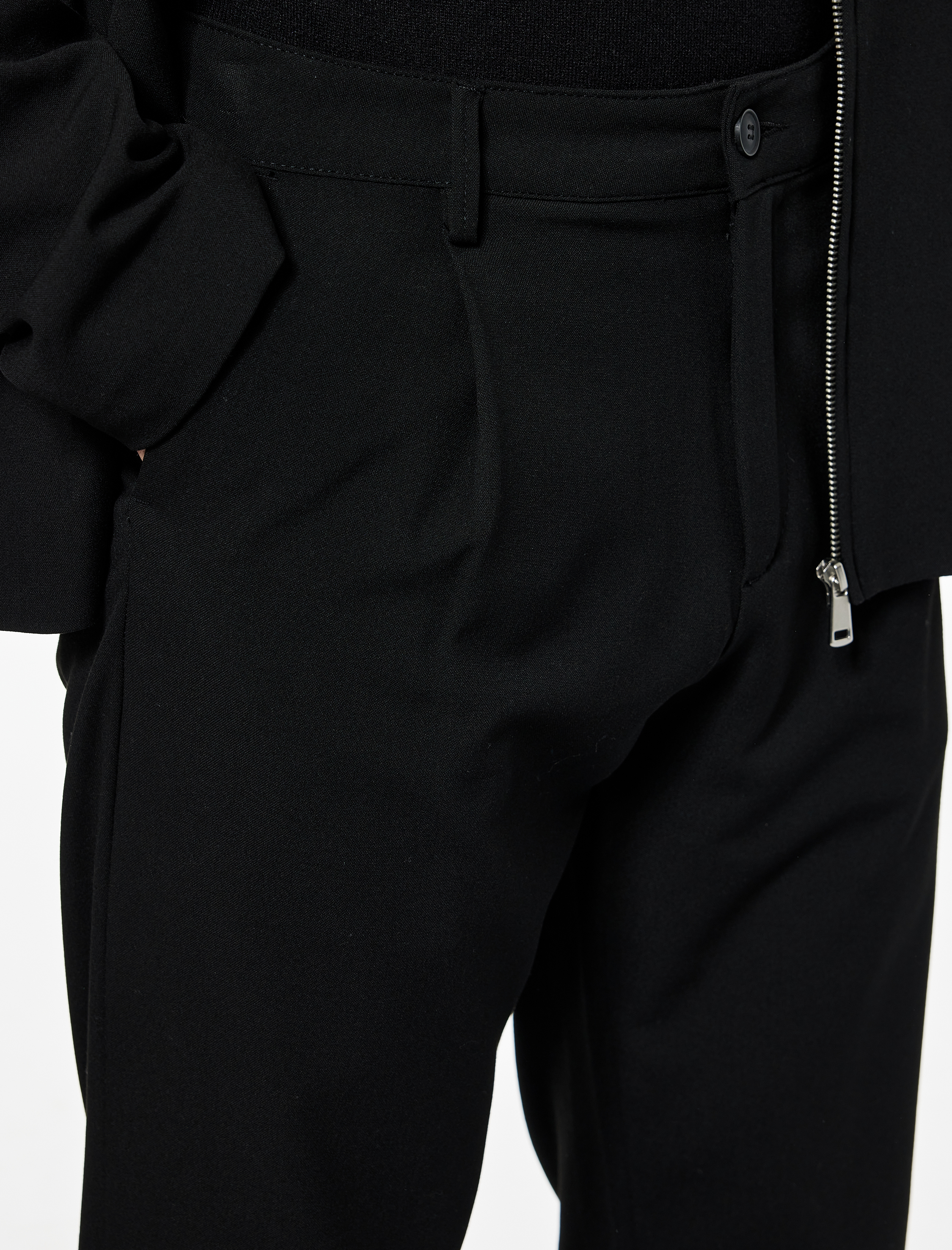   Rahat Kalıp Cepli Viskon Karışımlı Pileli Kumaş Pantolon