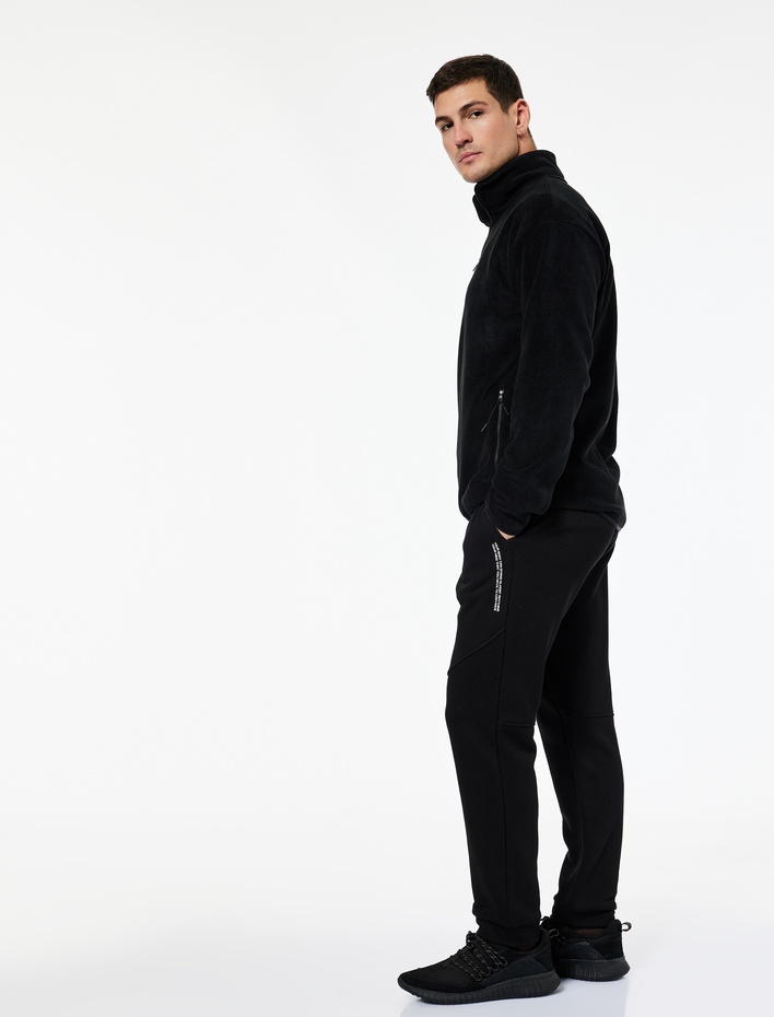  Rahat Kalıp Cepli Pamuklu Beli Bağcıklı Baskılı Jogger Spor Eşofman Altı