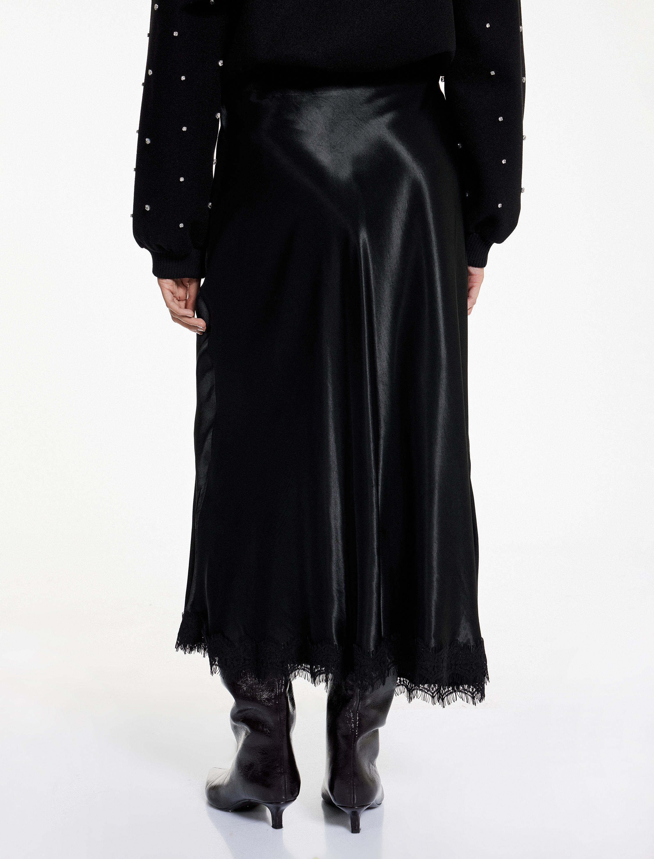   Slim Fit Dantel Detaylı Uzun Saten Etek