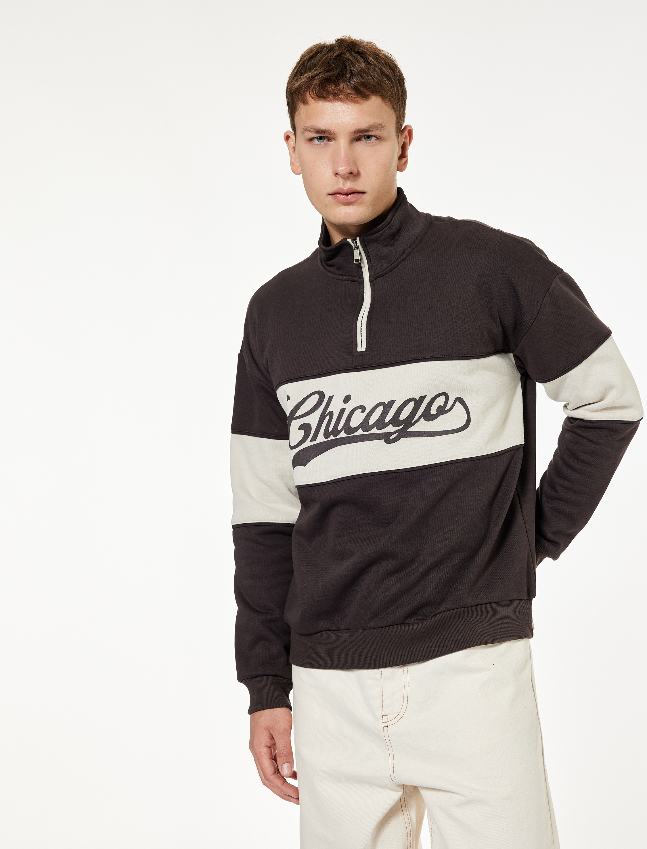   Uzun Kollu Baskılı Oversize Renk Bloklu Yarım Fermuarlı Sweatshirt