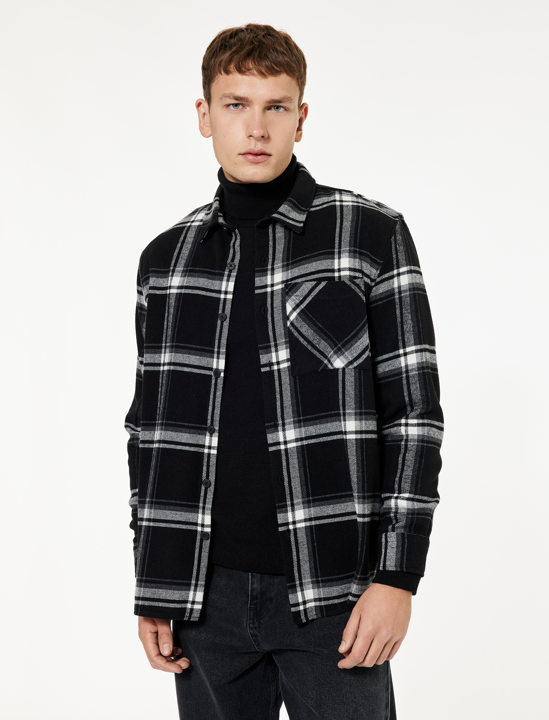   Regular Fit Uzun Kollu Cepli Klasik Yaka Oduncu Gömlek