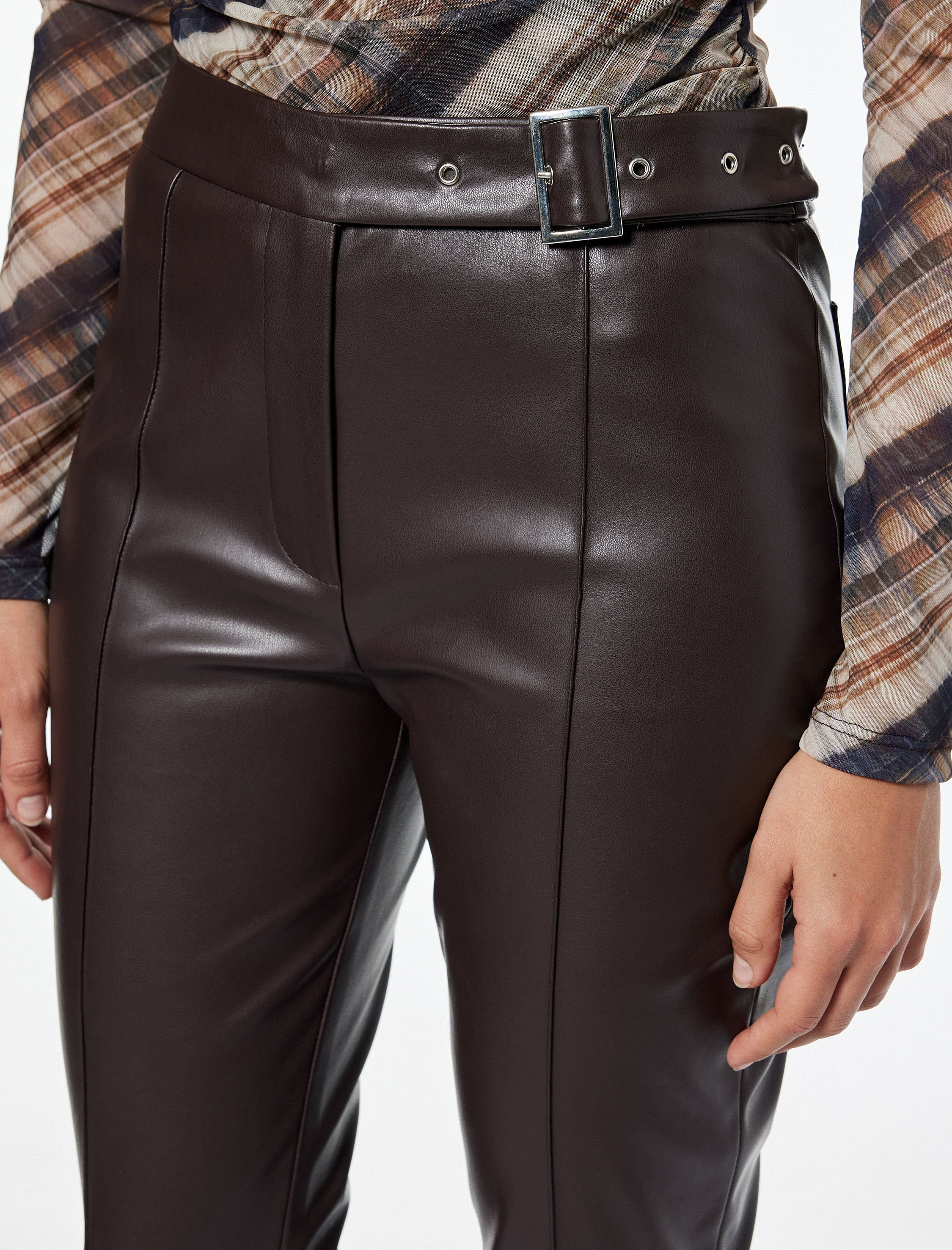   Slim Fit Normal Paça Kemerli Nervürlü Suni Deri Pantolon