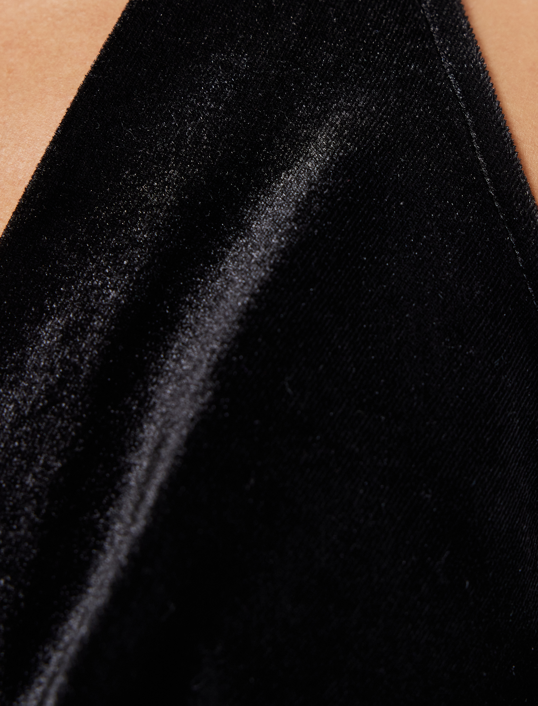   Slim Fit Degaje Yaka Kolsuz Crop Kadife Bluz