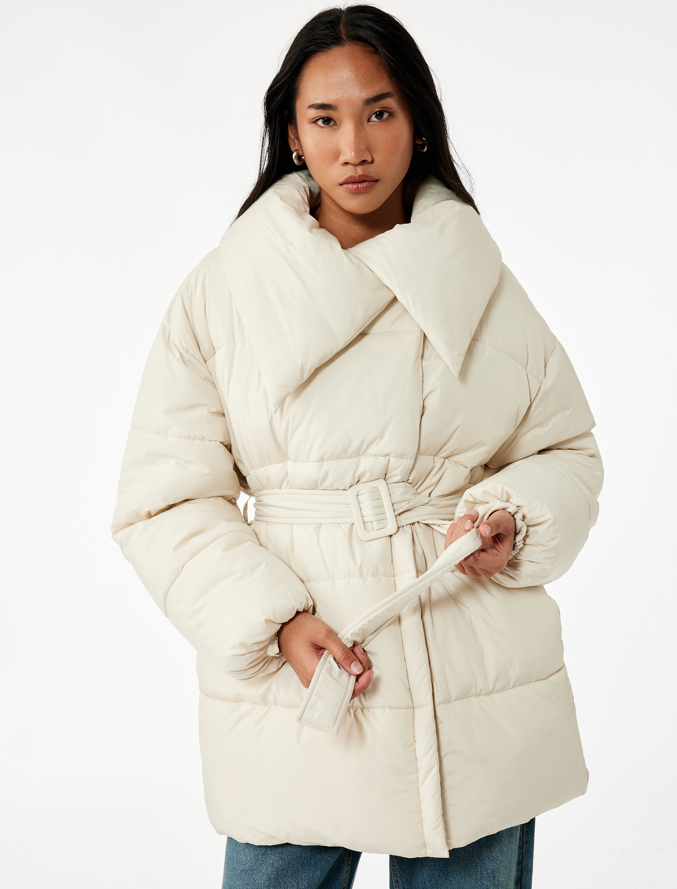   Uzun Kollu Cepli Fermuarlı Şal Yaka Kemerli Su İtici Anorak Şişme Mont