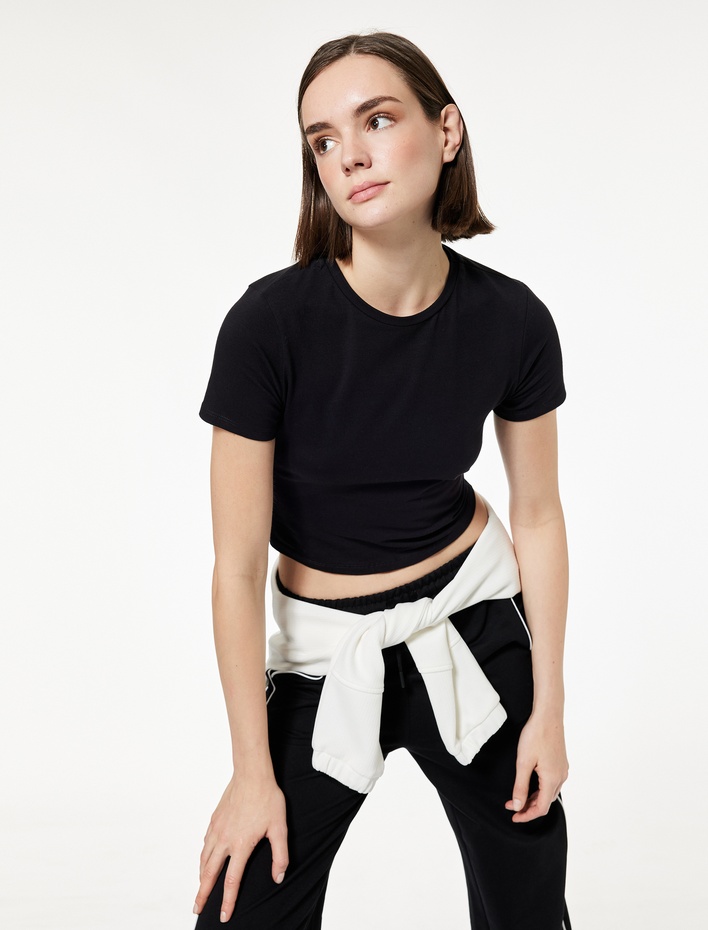  Slim Fit Kısa Kollu Bisiklet Yaka Spor Tişört