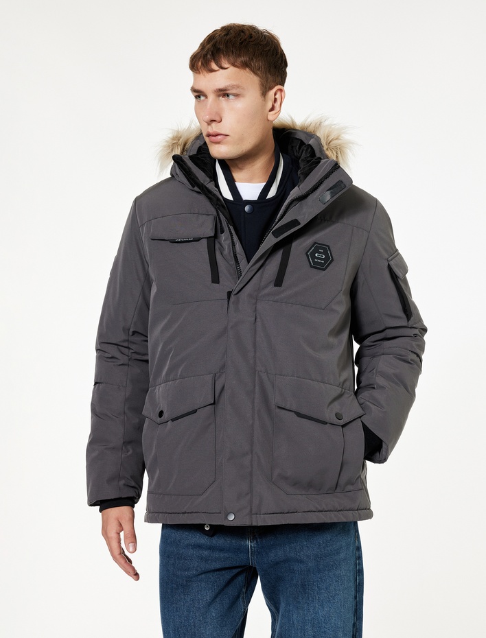  Uzun Kollu Cep Detaylı Suni Kürklü Kapşonlu Kışlık Parka