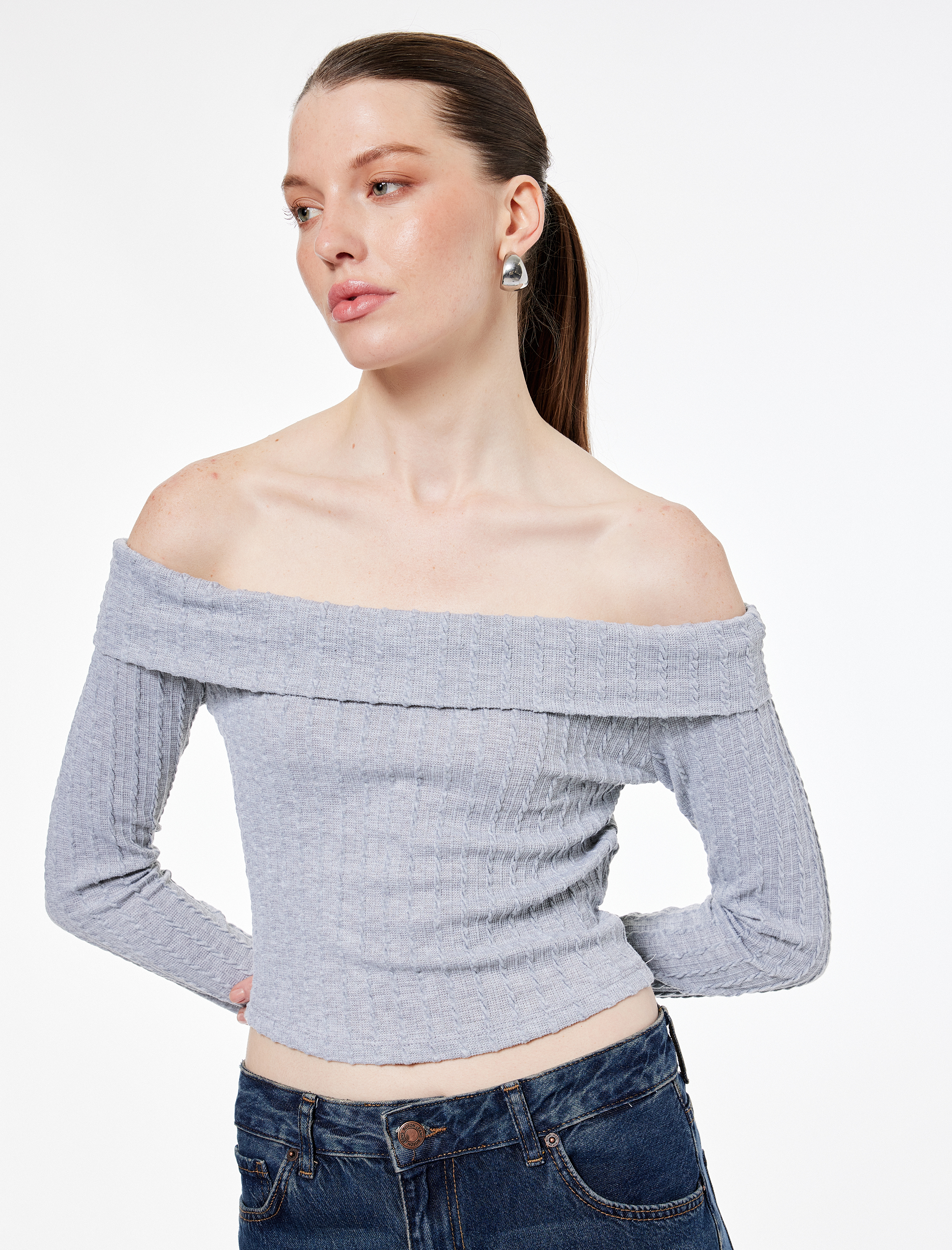   Slim Fit Uzun Kollu Saç Örgü Dokulu Omzu Açık Bluz