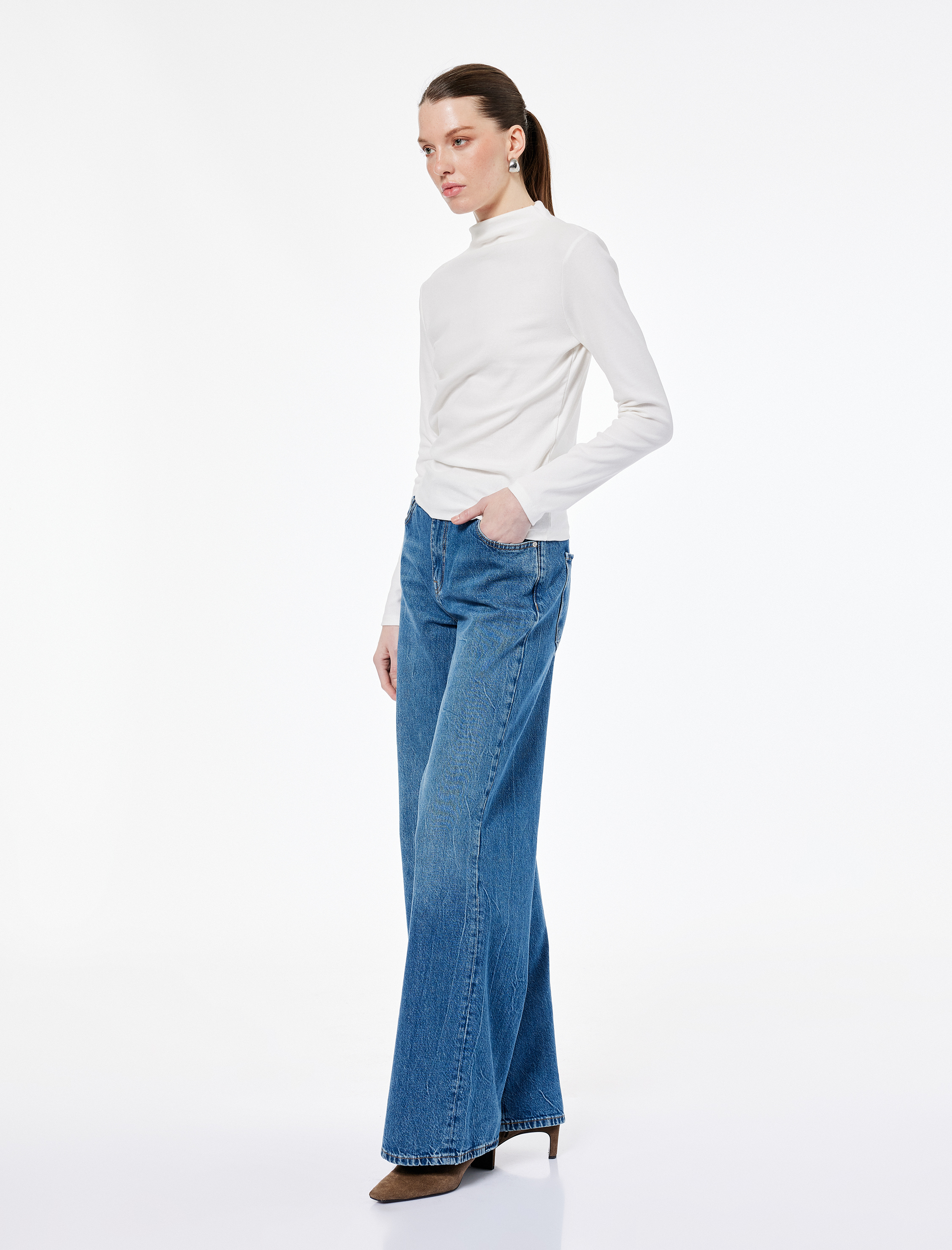   Slim Fit Pamuklu Yumuşak Dokulu Uzun Kollu Dik Yaka Tişört