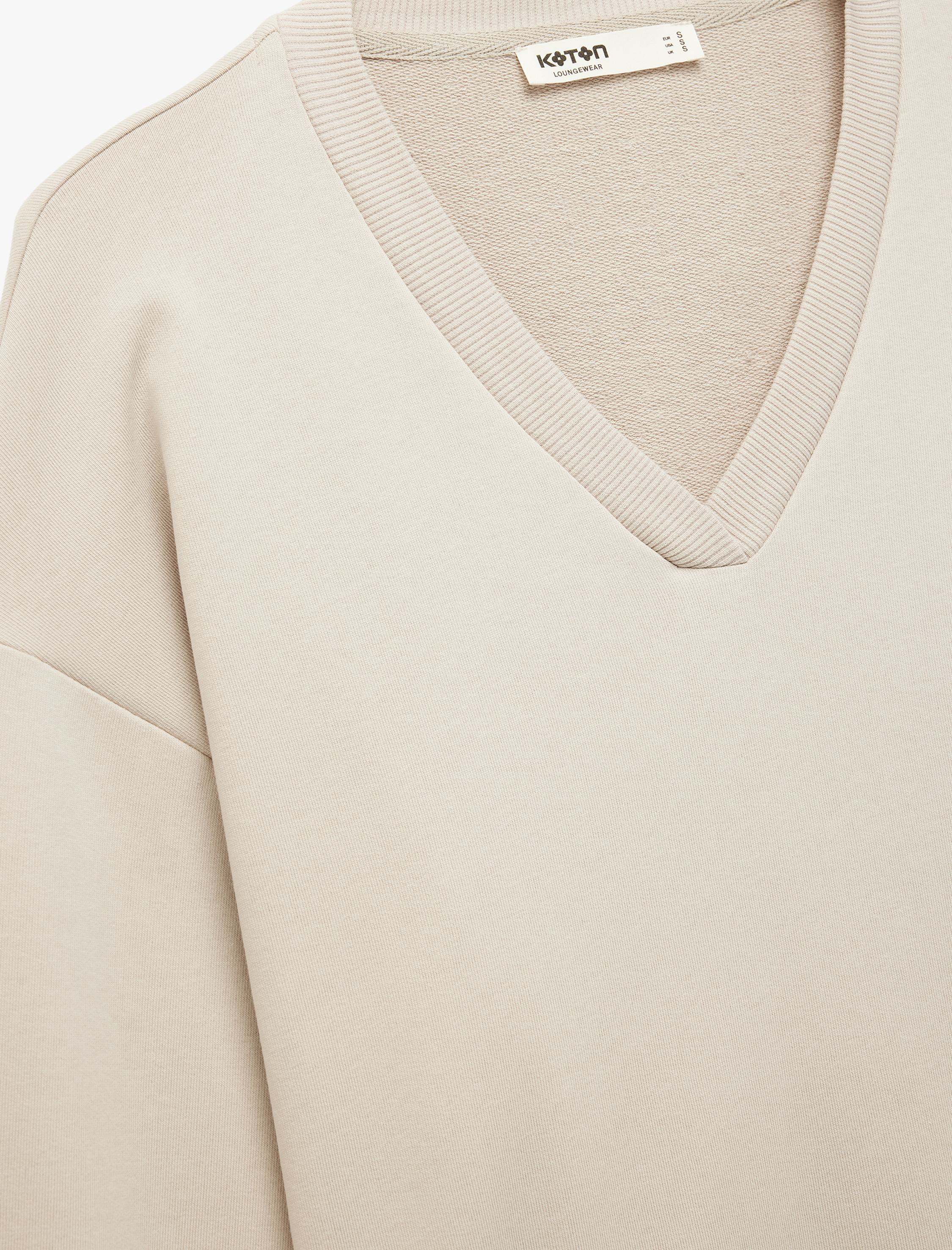   V Yaka Uzun Kollu Rahat Kalıp Triko Pijama Üstü