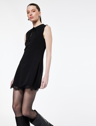 Kolsuz Bisiklet Yaka Bağlama Detaylı Slim Fit Dantel Detaylı Mini Elbise