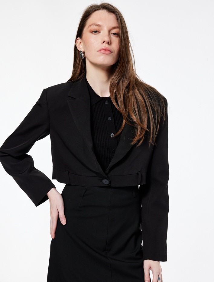  Uzun Kollu Düğmeli Geniş Yaka Crop Blazer Ceket