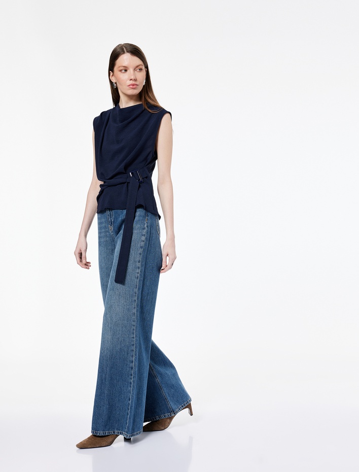  Aerobin Kumaş Kolsuz Degaje Yaka Kemer Detaylı Bluz