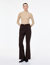 Düğme Detaylı Aplike Cepli Düz Bol Paça Kumaş Pantolon