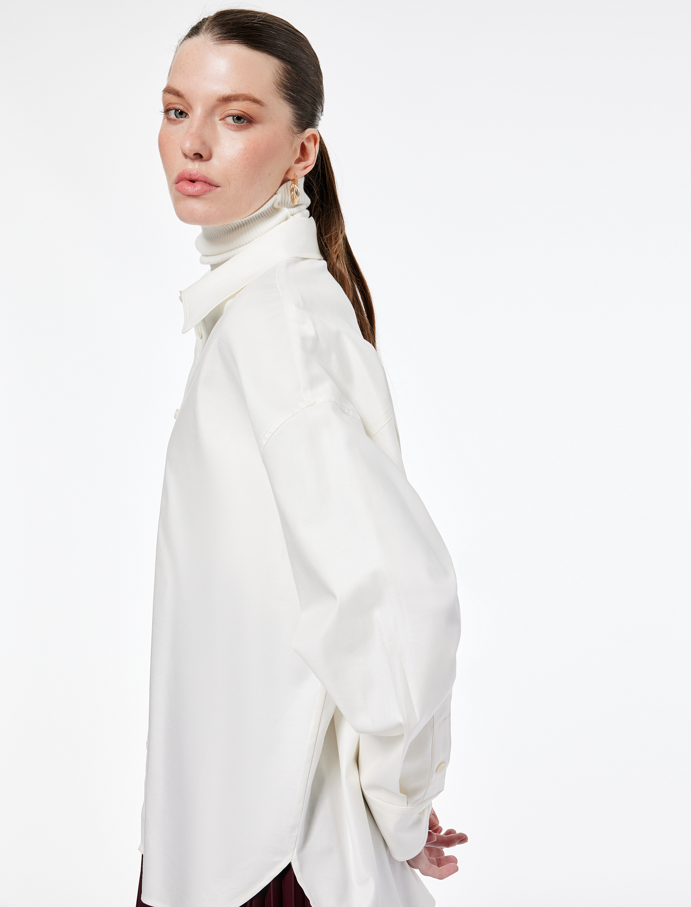   Uzun Kollu Klasik Yaka Düğmeli Basic Gömlek