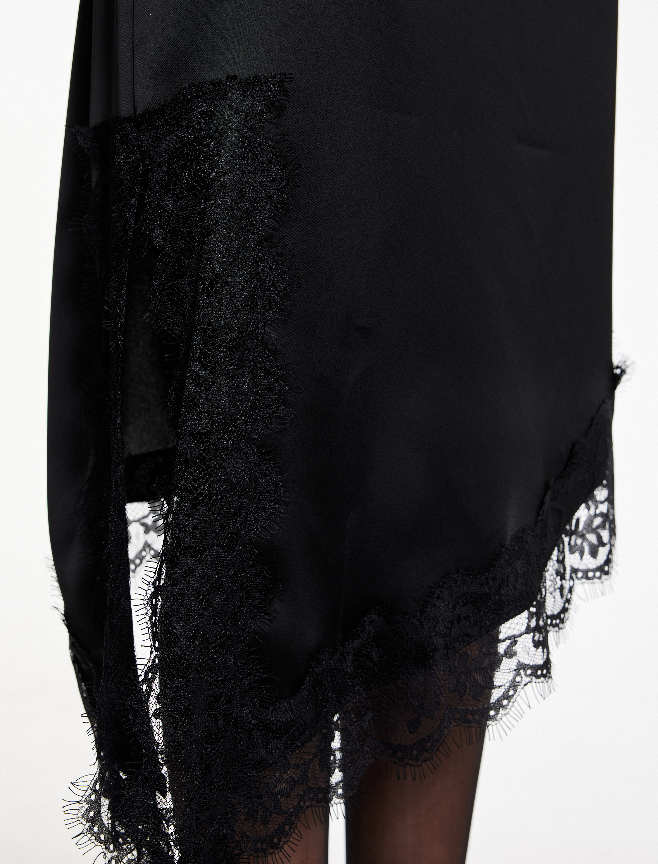   Asimetrik Kesim Dantel Detaylı Midi Saten Etek