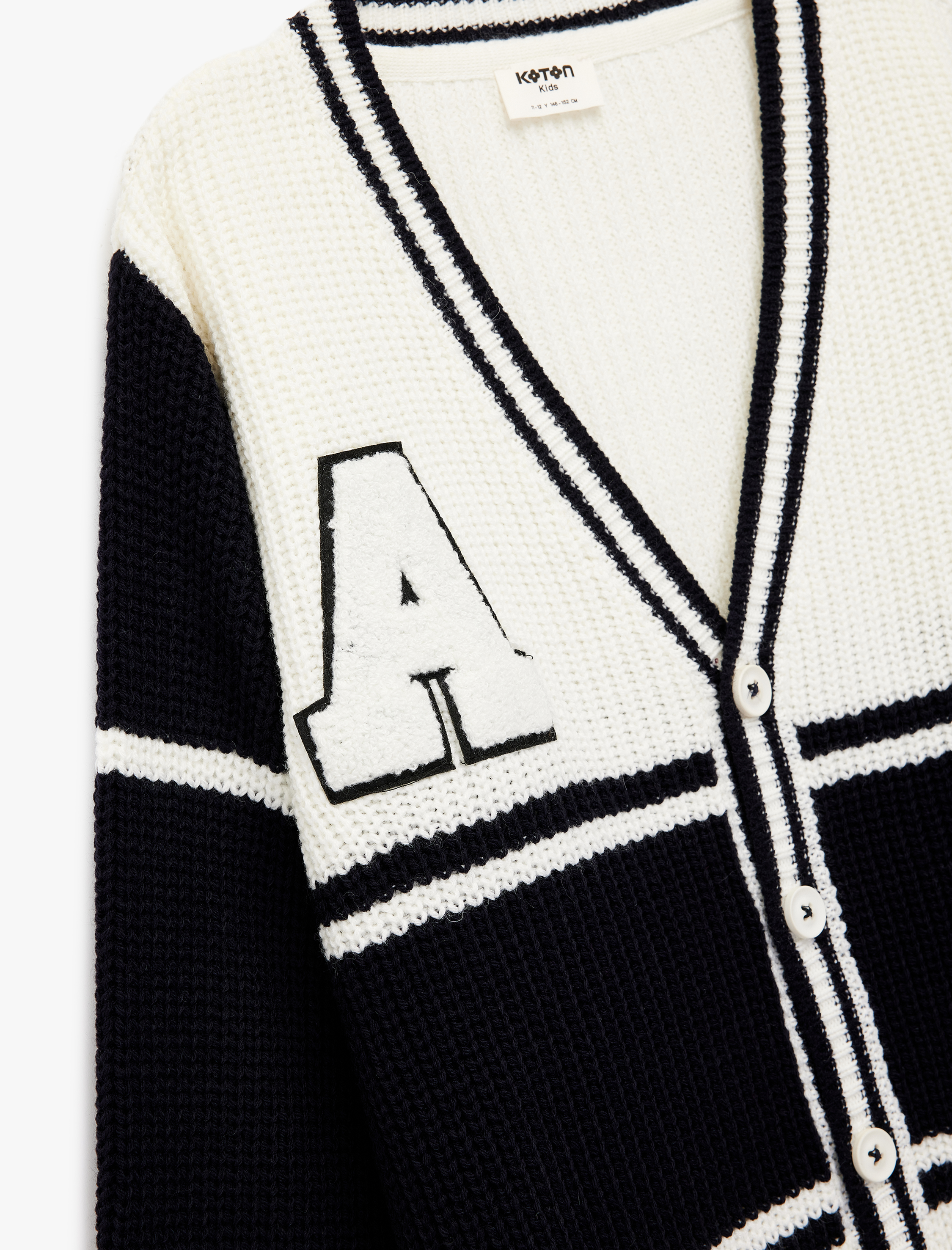  Erkek Çocuk Uzun Kollu Düğmeli V Yaka Triko Hırka