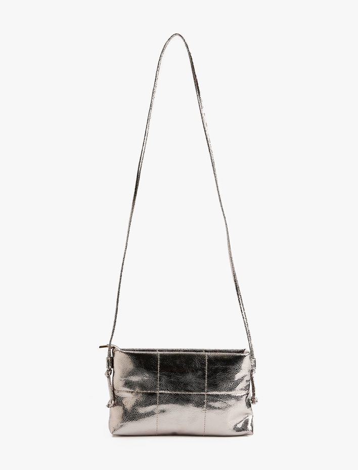 Kadın Metalik Görünümlü Fermuarlı Kapitoneli Askılı Omuz Çantası