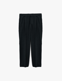 Rahat Kalıp Cepli Viskon Karışımlı Pileli Kumaş Pantolon