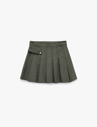 Metal Aksesuar Detaylı Pileli A Kesim Mini Etek