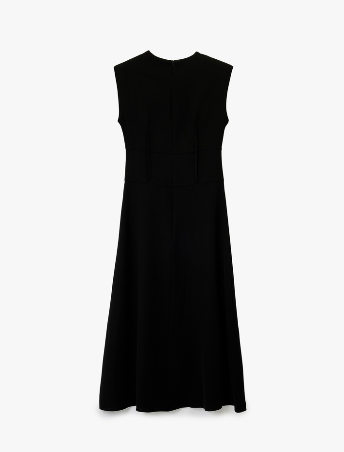  Kolsuz Bisiklet Yaka Dikiş Detaylı Midi Elbise