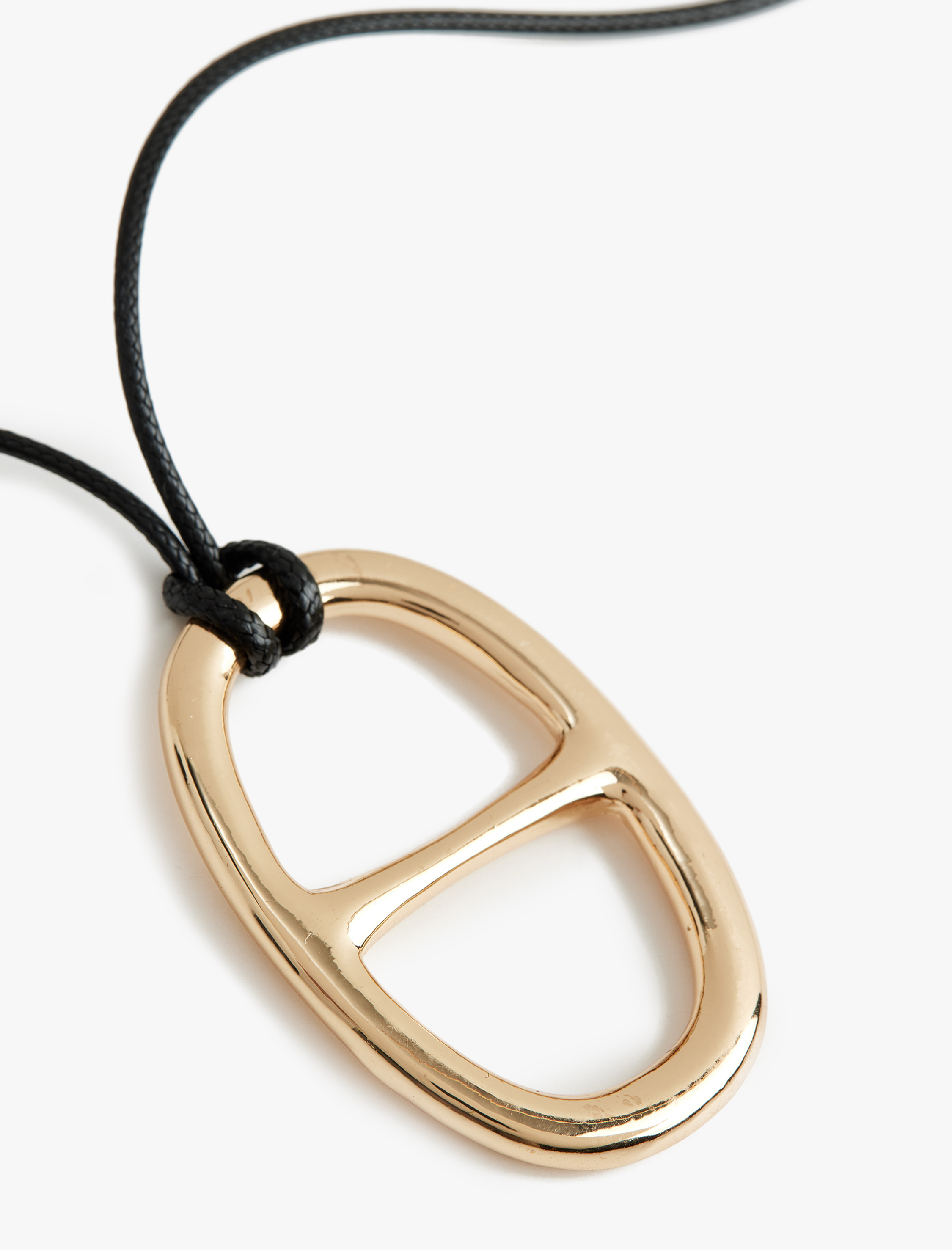  Kadın Oval Charmlı Kolye