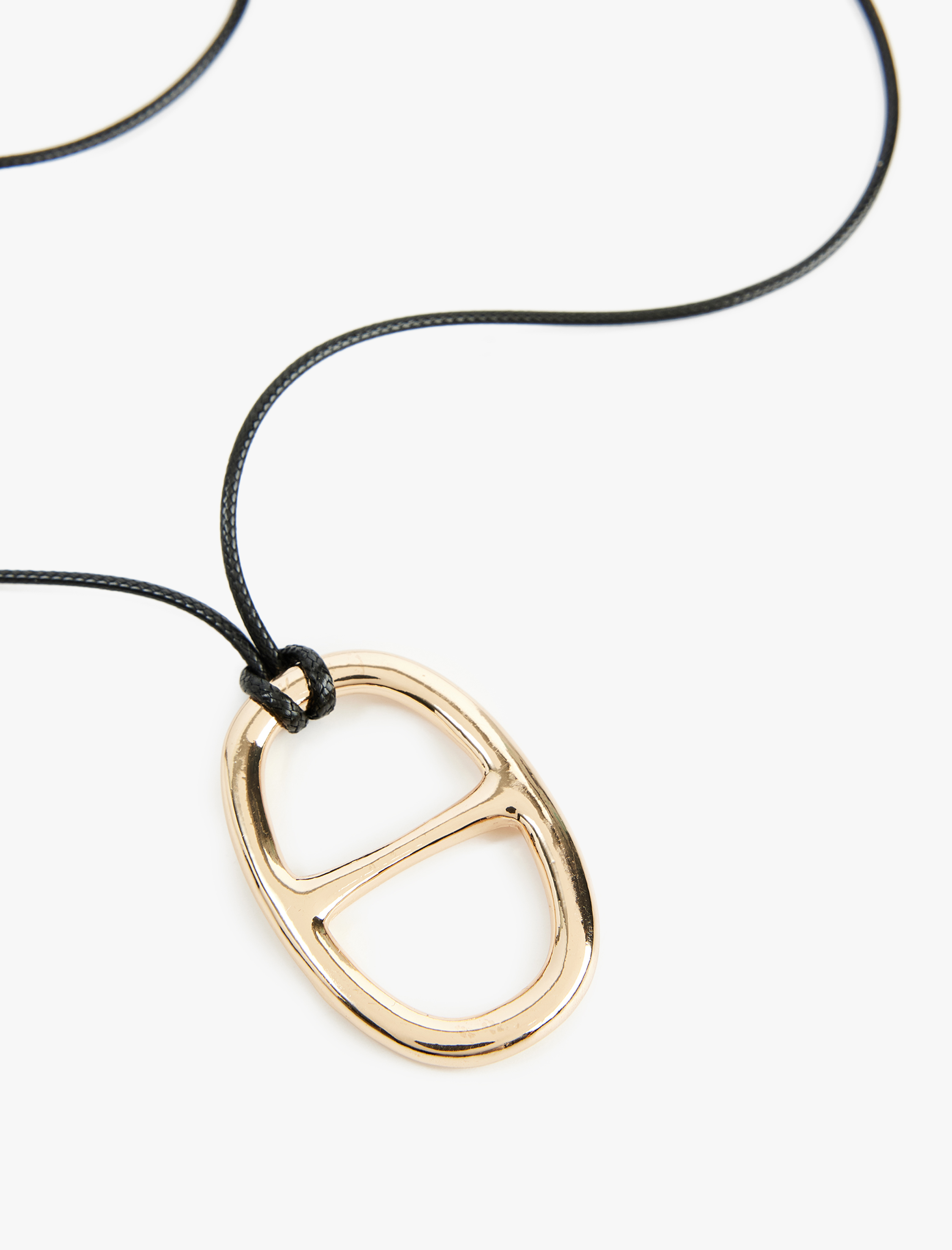  Kadın Oval Charmlı Kolye