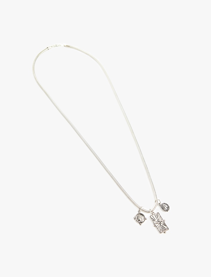 Erkek İşlemeli Charm Kolye