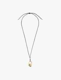 Taş Detaylı Oval Charmlı Kolye