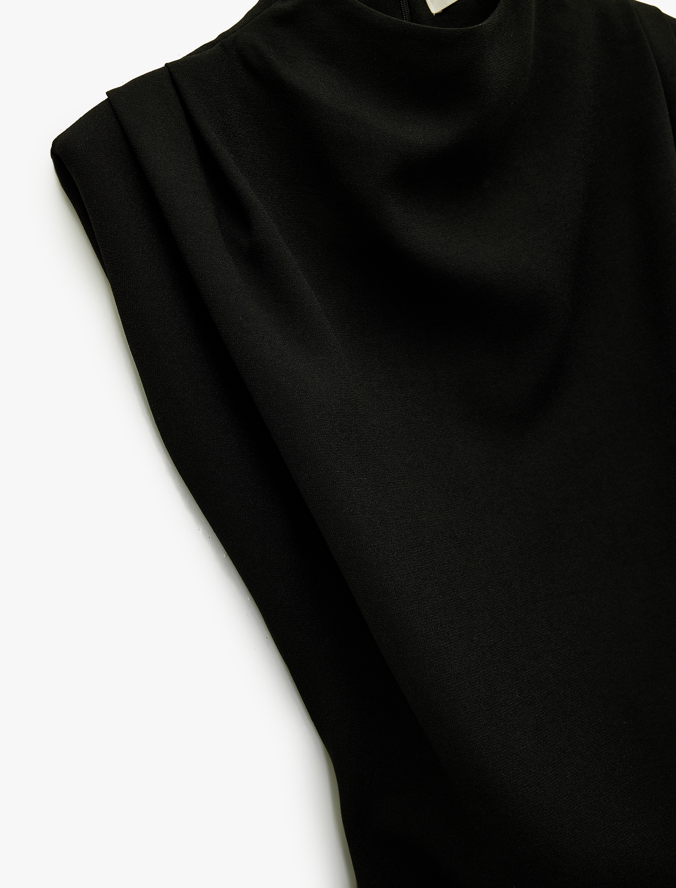   Dik Yaka Kolsuz Yırtmaç Detaylı Basic Uzun Elbise